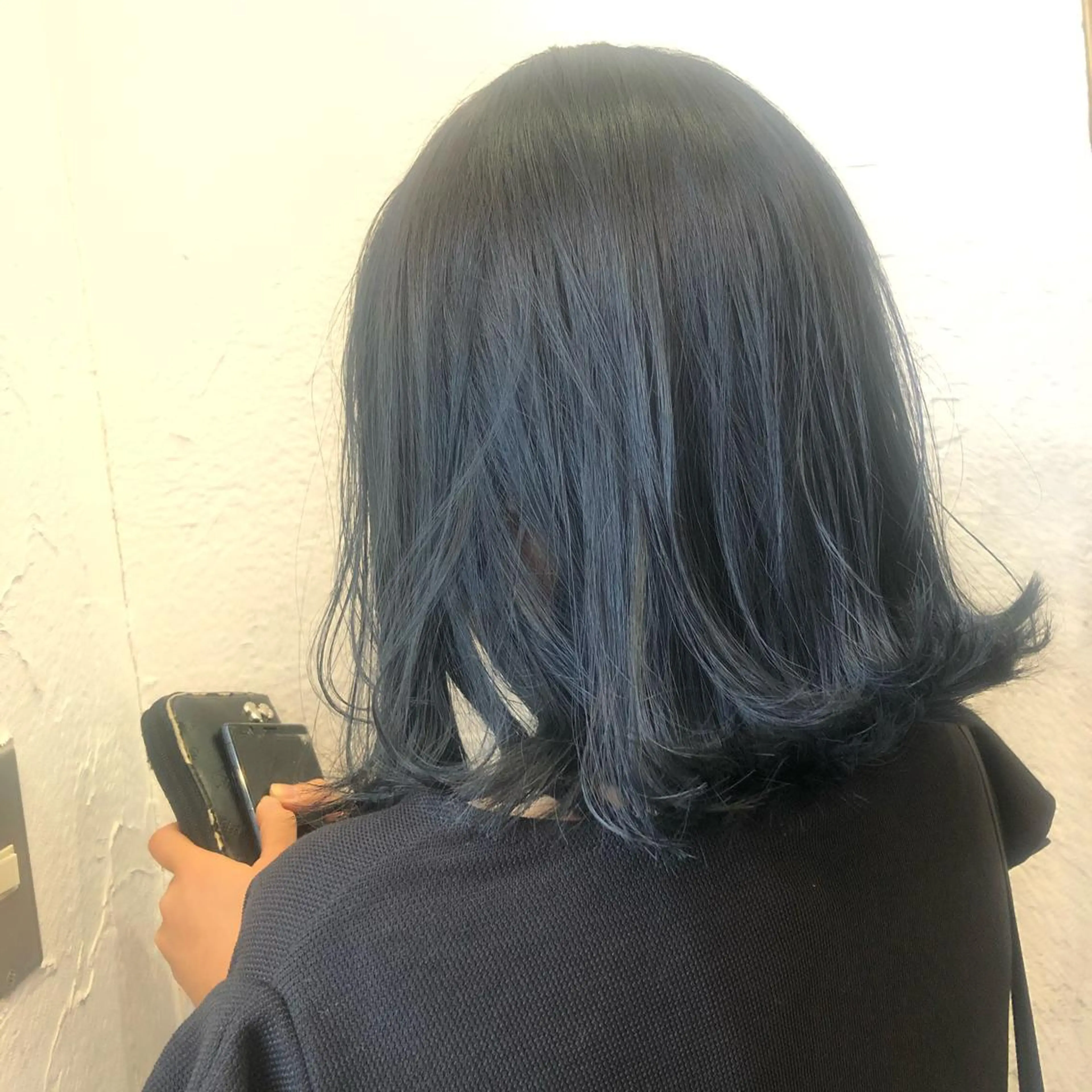 ショート カラー 黒髪 ブルーカラー ブルーブラック Bei Licoldo.Atole  ベイリコルド アトリ所属・ブリーチ、縮毛 髪質改善　宮城一真のヘアスタイル