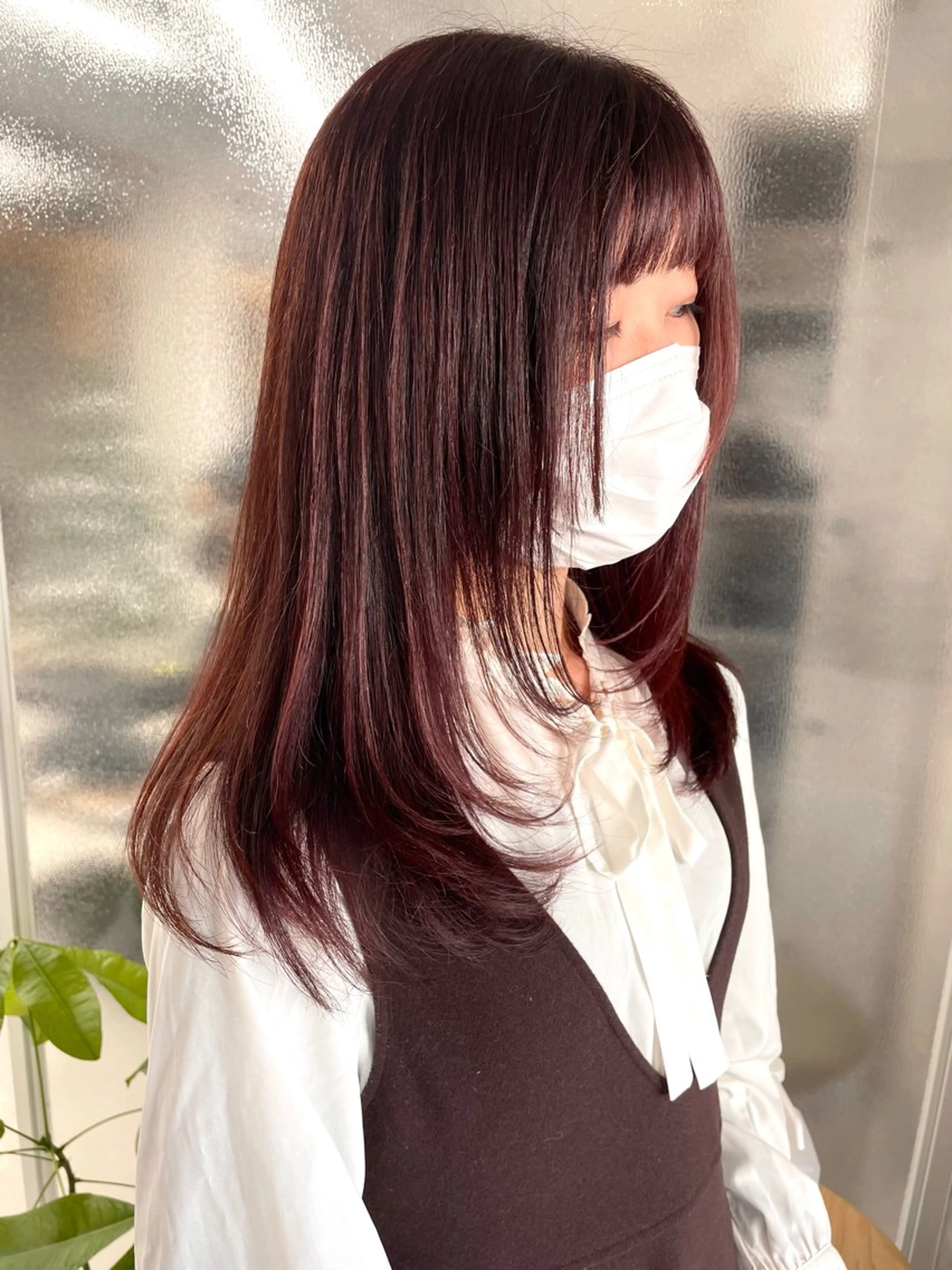ミディアム カラー ボルドーカラー ブラウンカラー レイヤーカット 錦 茉李のヘアスタイル