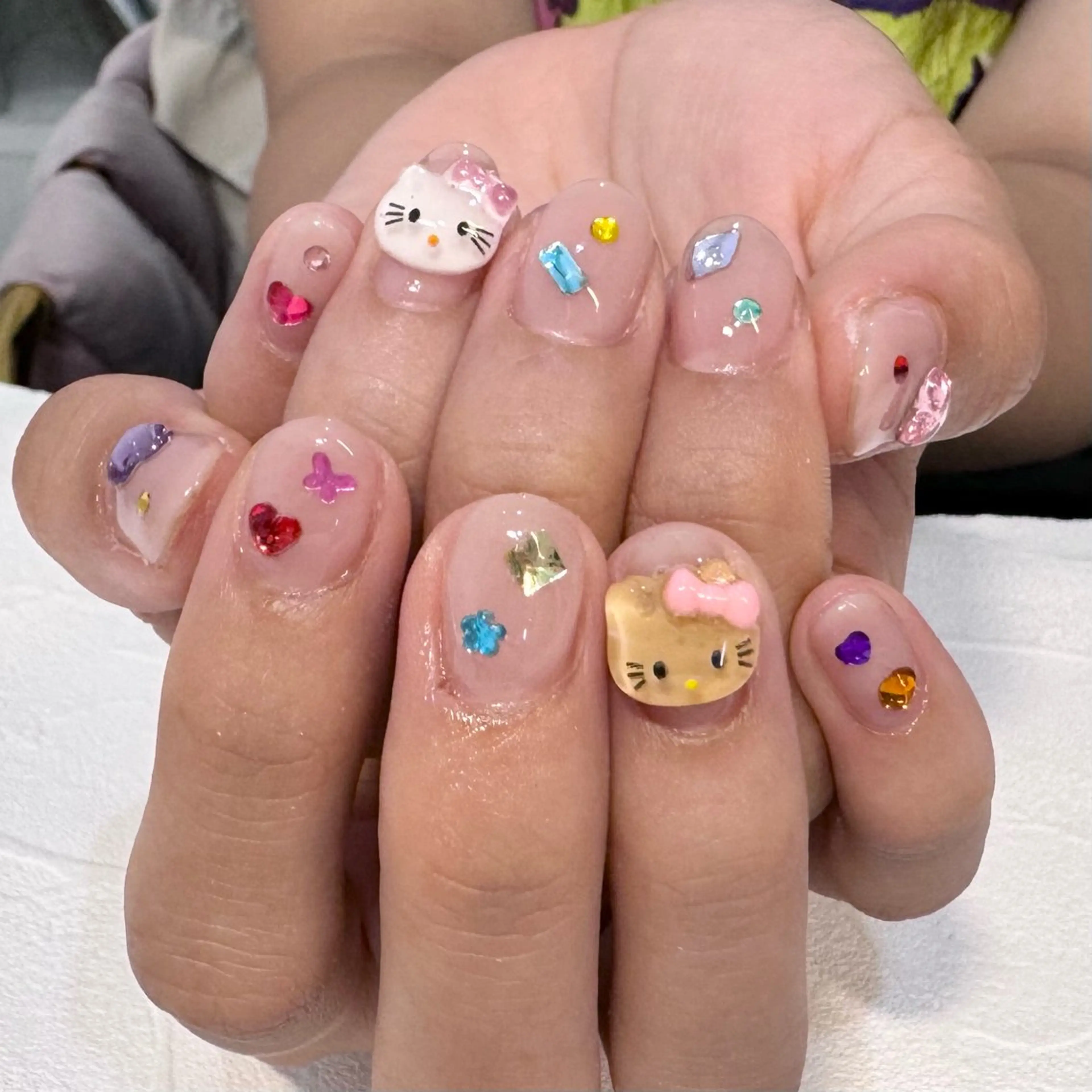 ネイル 持ち込み RIEKO🍒 ワンホン♡推しネイルのネイルデザイン