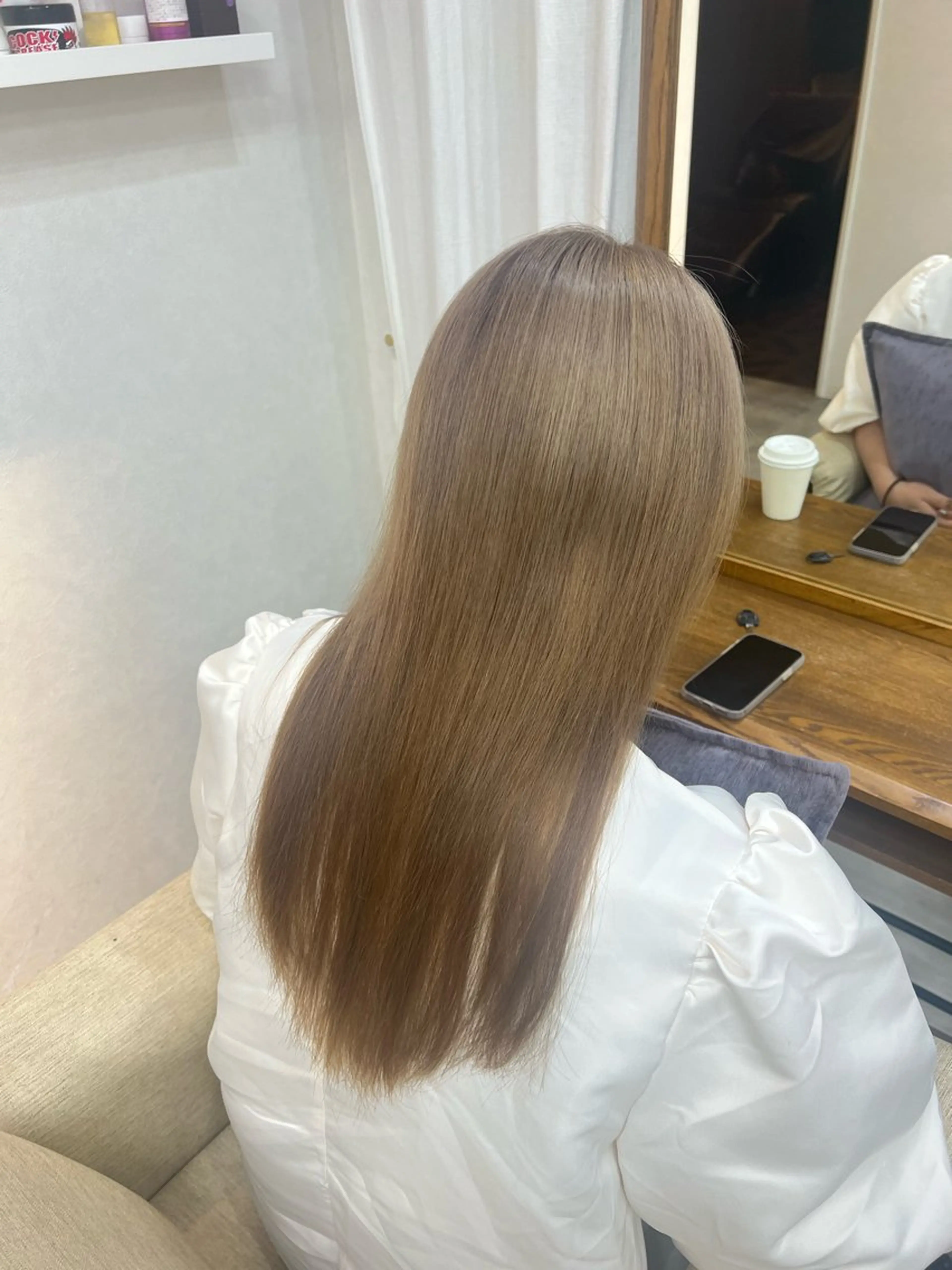 セミロング ヘアカラー ブリーチカラー HAZUKI🦖のヘアスタイル