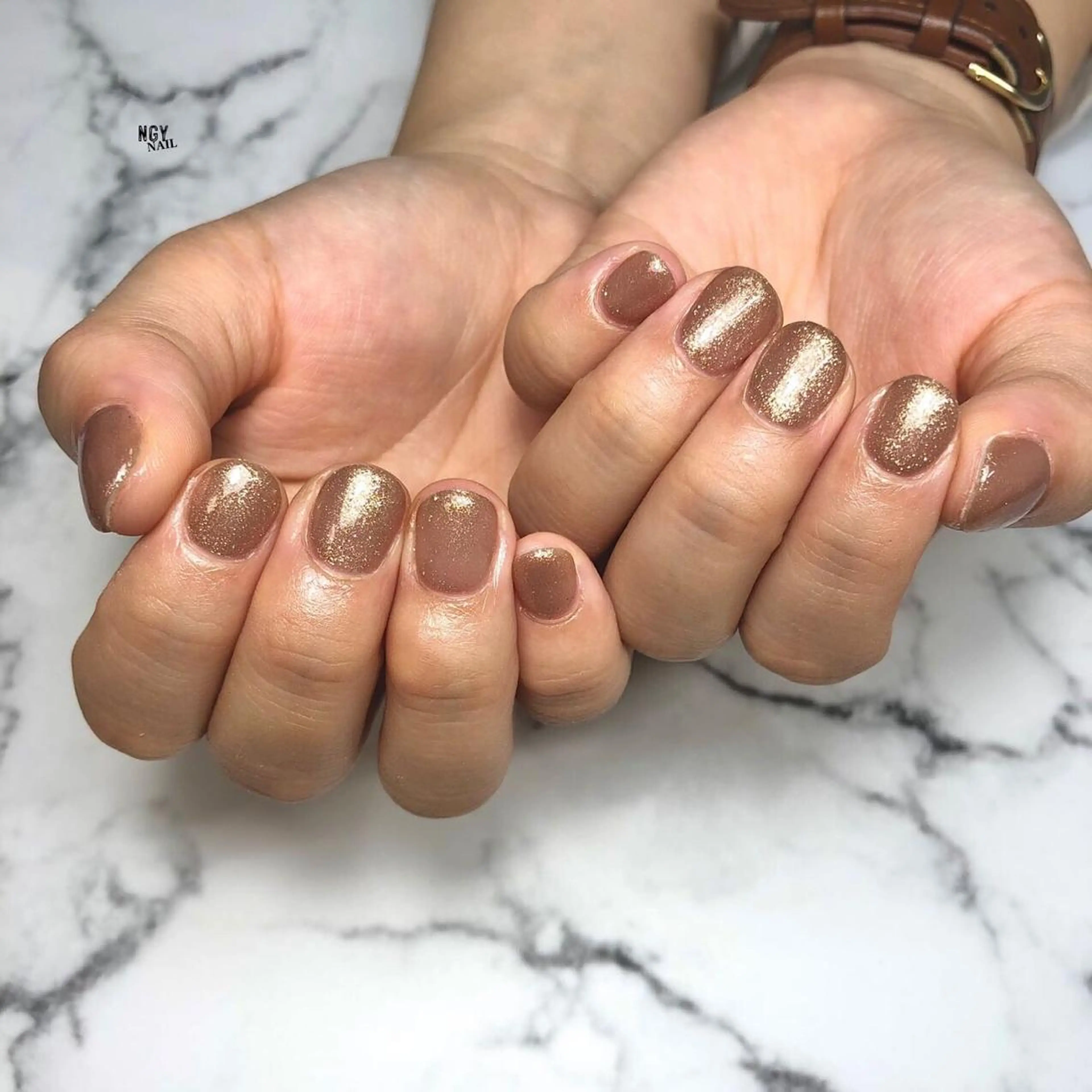 ネイル ブラウン ジェルネイル ラメ(グリッター) ワンカラーネイル パラジェル ハンドネイル NAIL NOWのネイルデザイン