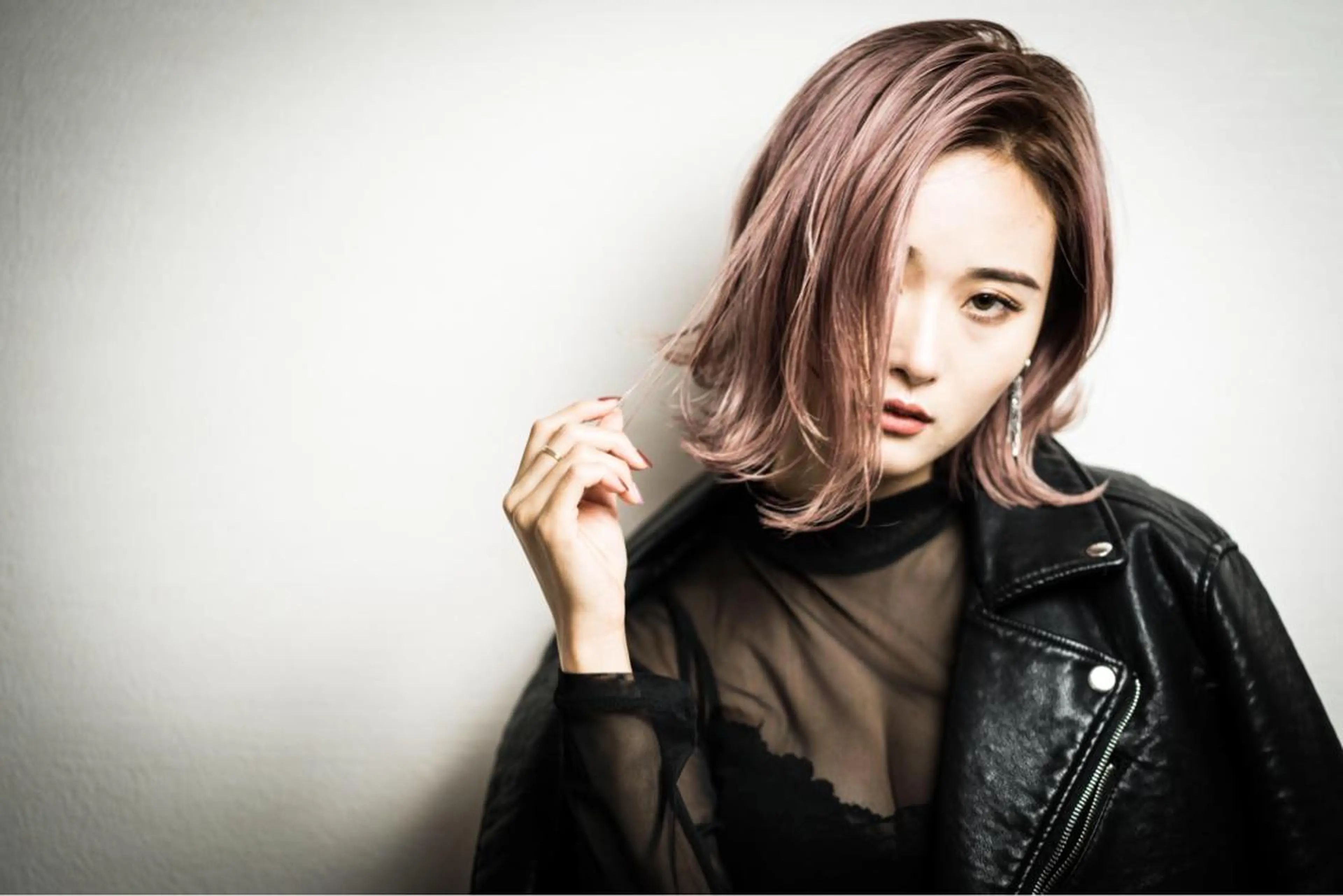 カラー アッシュ ピンクカラー ピンクアッシュ 松本 明日可のヘアスタイル