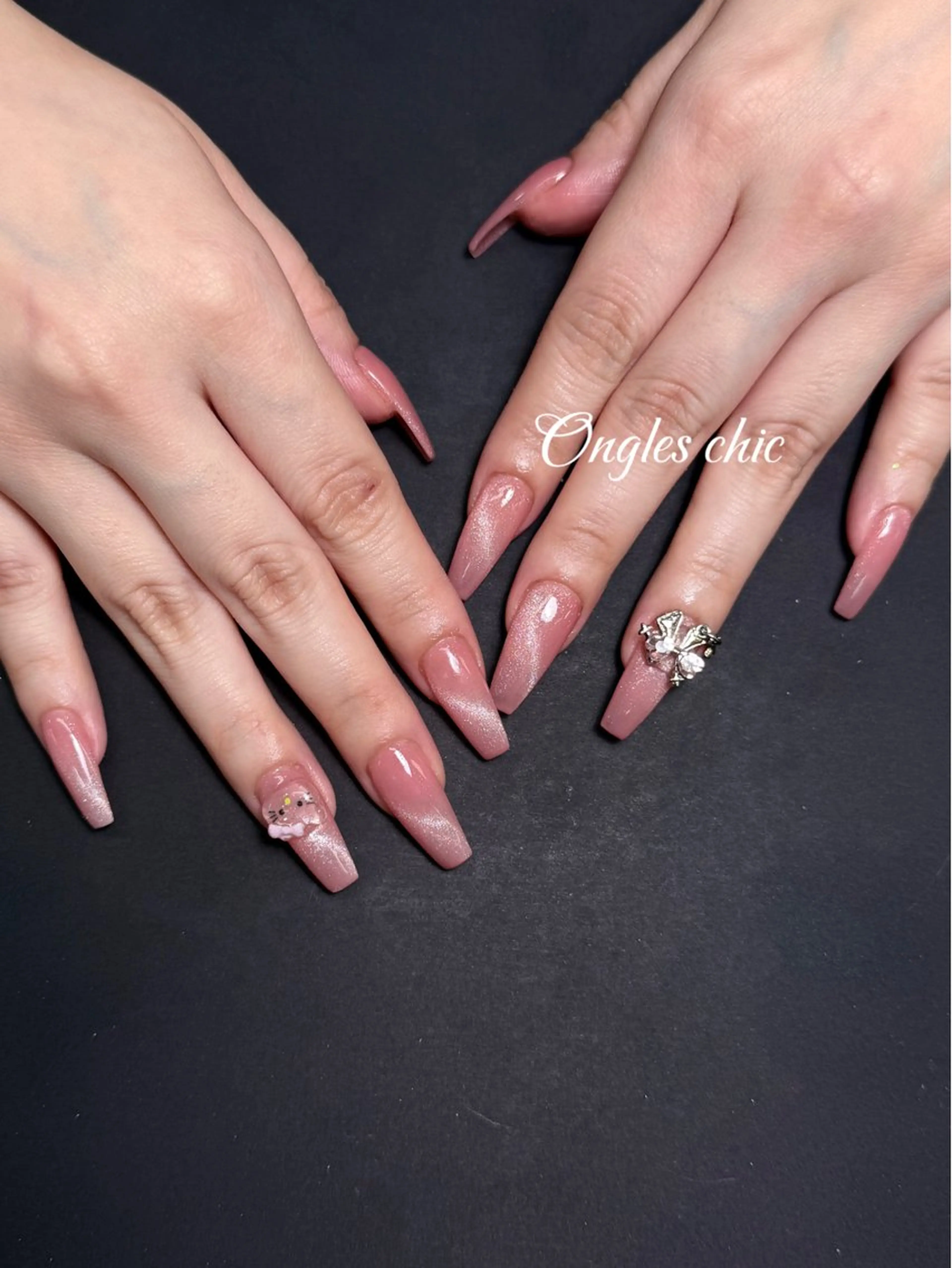 ネイル ハンドネイル ongles chicのネイルデザイン