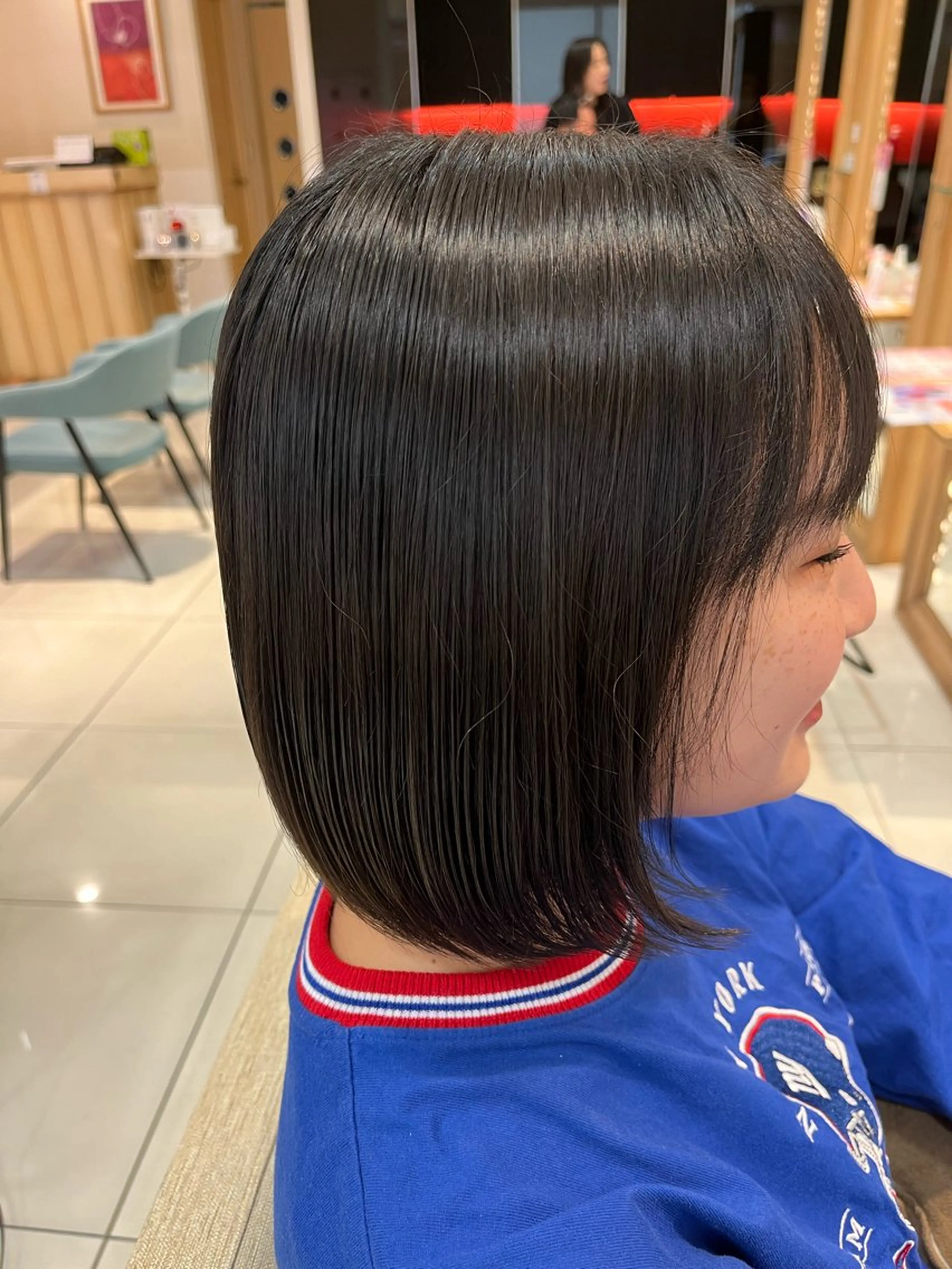 ミディアム カラー 黒髪 ブルーカラー ブルーブラック なつな/ 透明感カラーのヘアスタイル