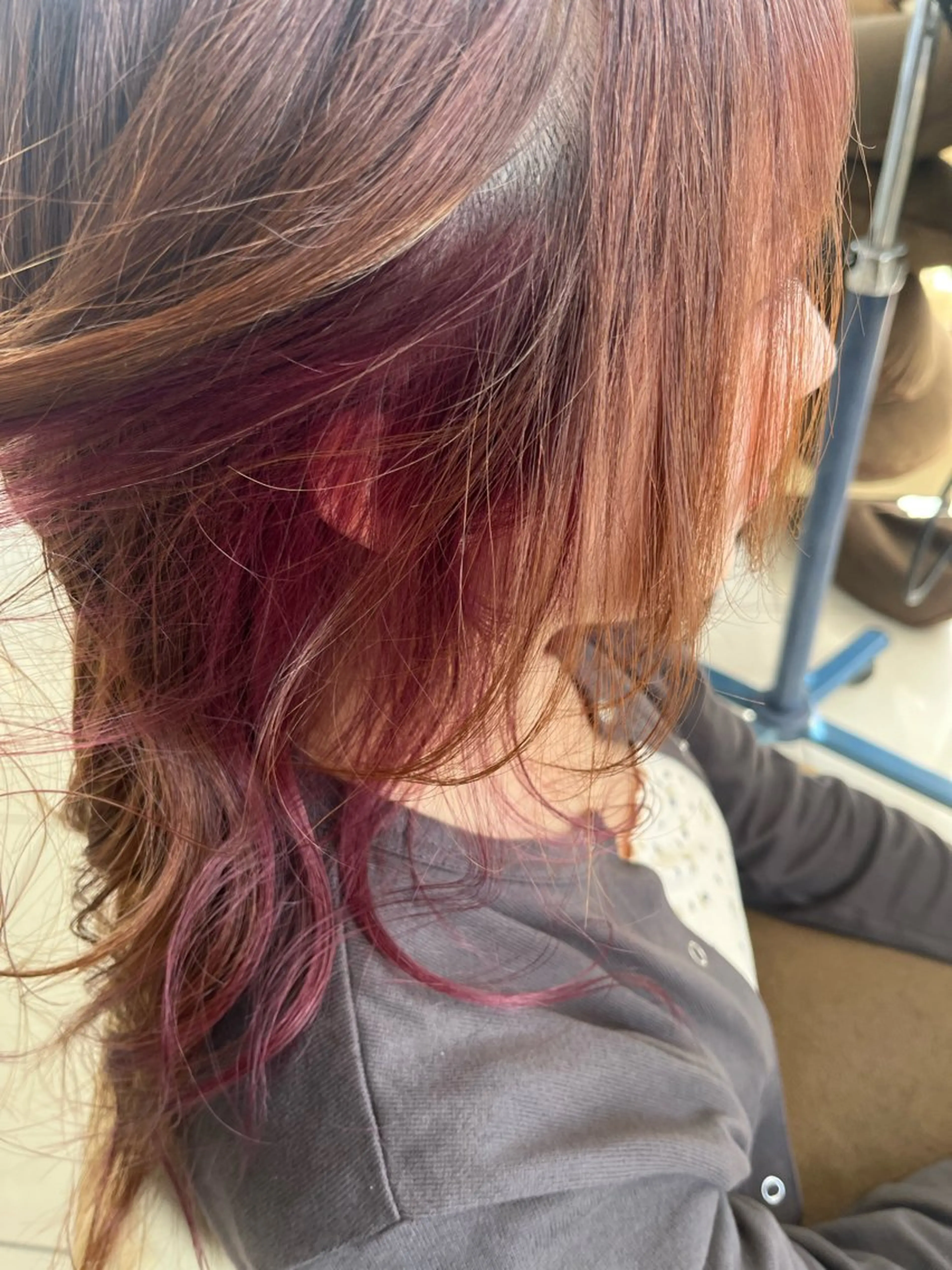 カラー イヤリングカラー ヘアアレンジ 裾カラー/Aya🥀のヘアスタイル