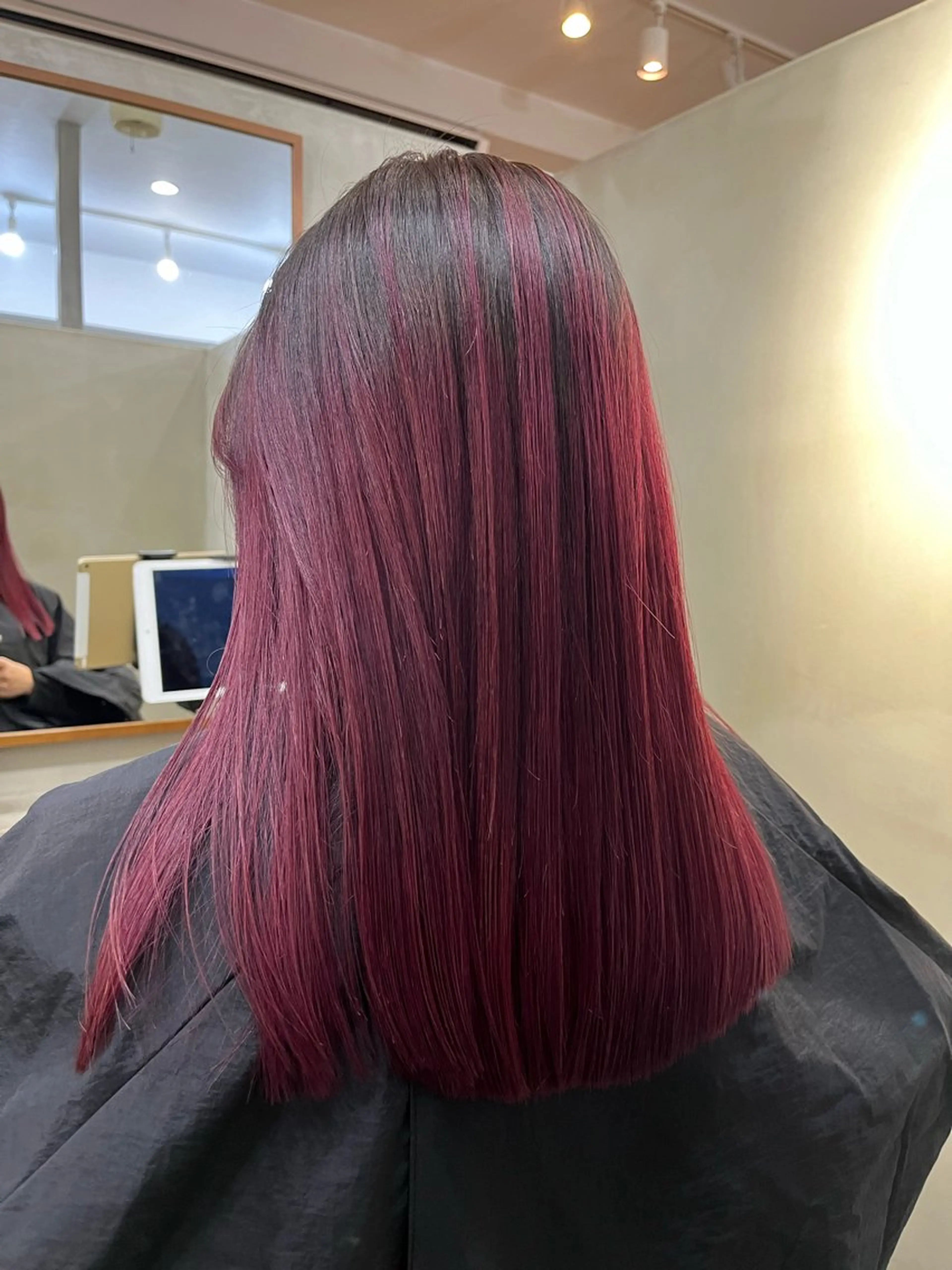 セミロング カラー レッドカラー ヘアカラー VOYAGE所属・中園 康のヘアスタイル