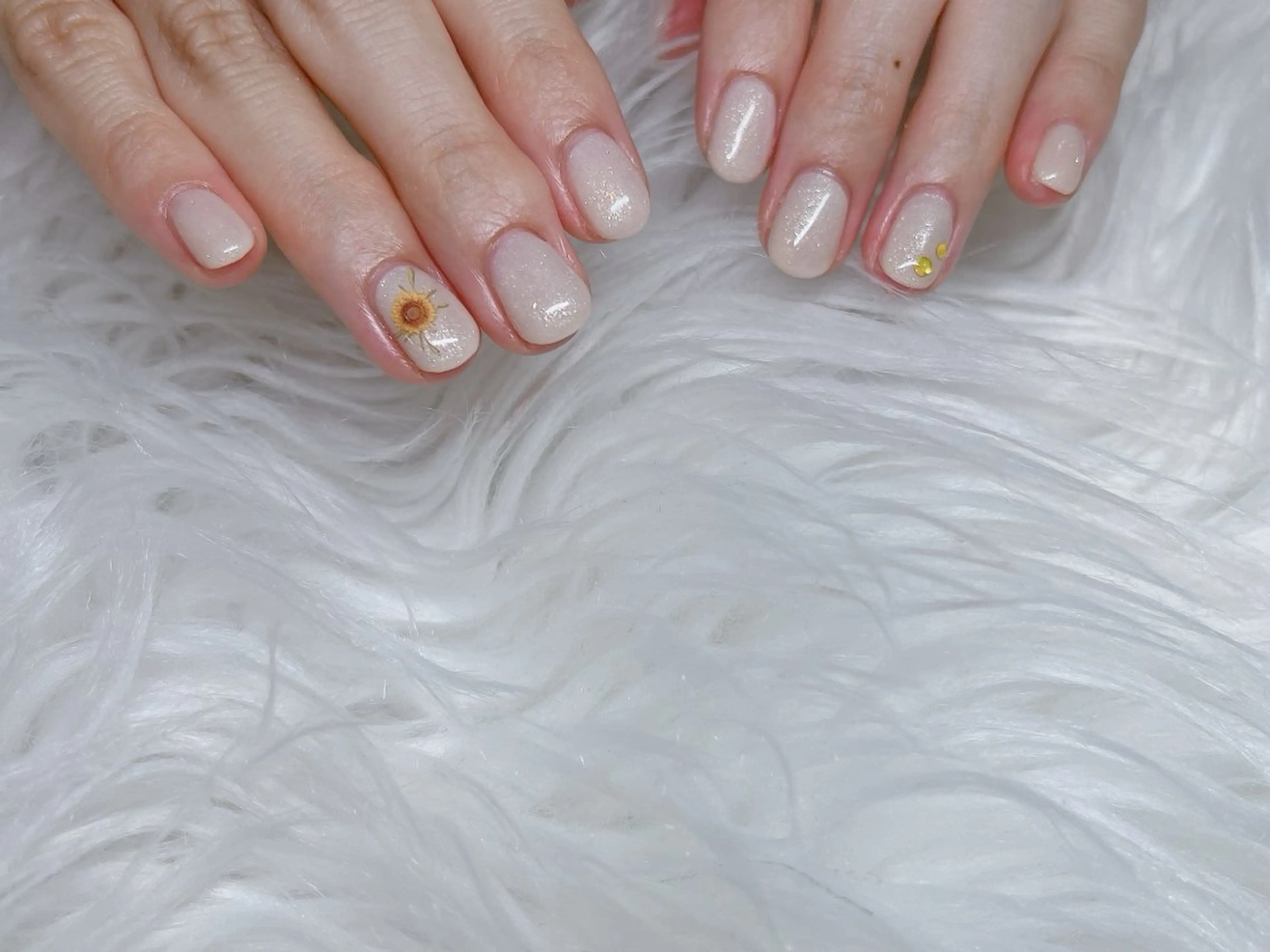 ネイル フットネイル ジェルネイル ラメ(グリッター) マグネットネイル オフィスネイル NAILSALON CRISTA所属・🤍CRISTA yui🤍のネイルデザイン