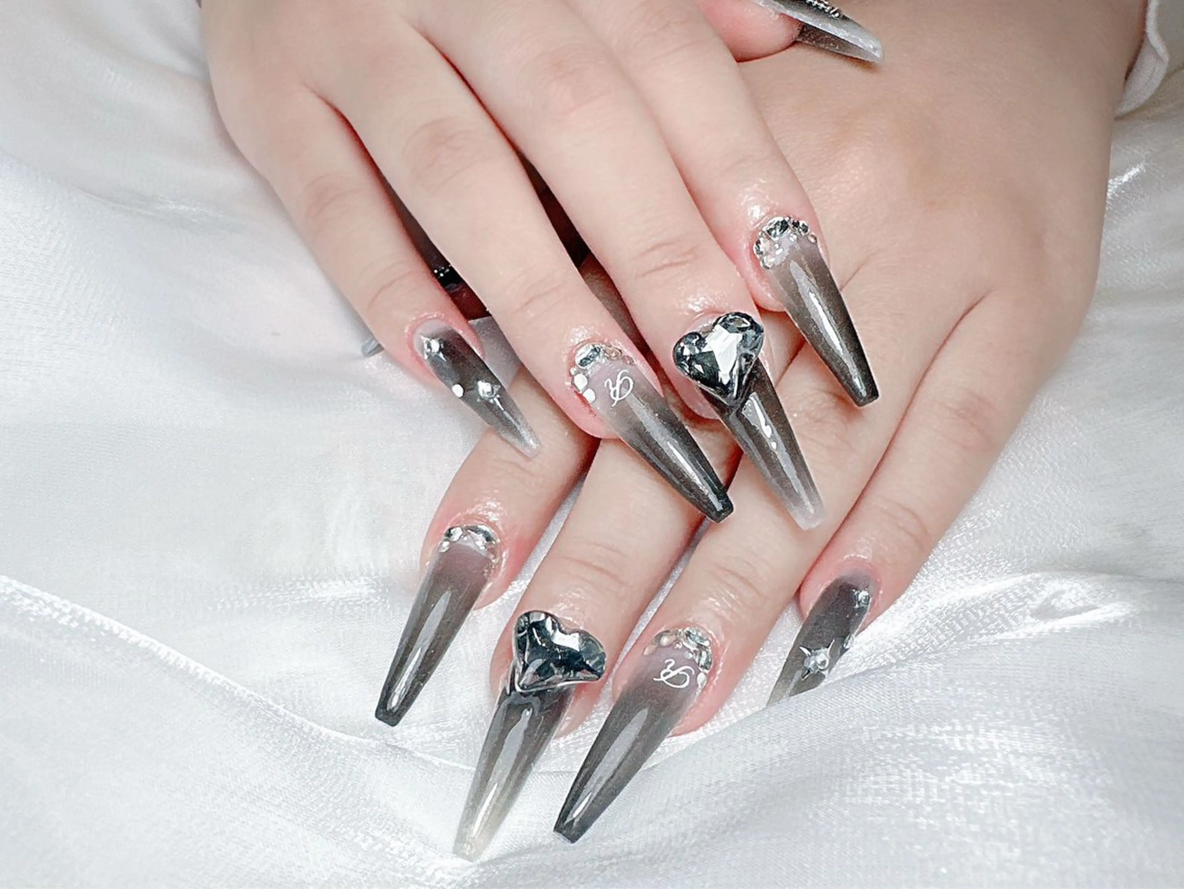 ネイル ハンドネイル 🎀nana nail🎀のネイルデザイン