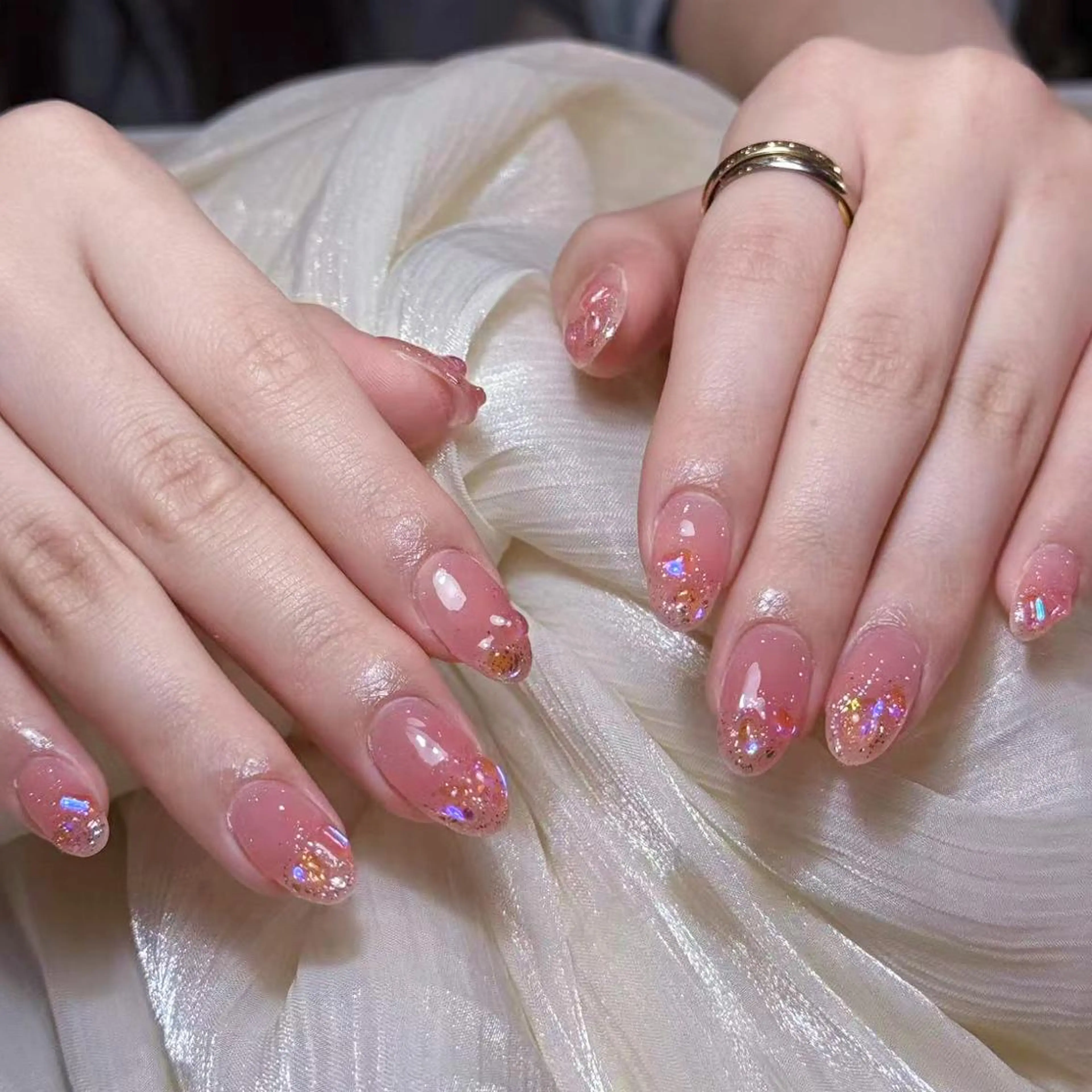 ネイル アートネイル オーロラネイル ガーリー キラキラネイル 韓国ネイル ハンドネイル YOYO 💅のネイルデザイン