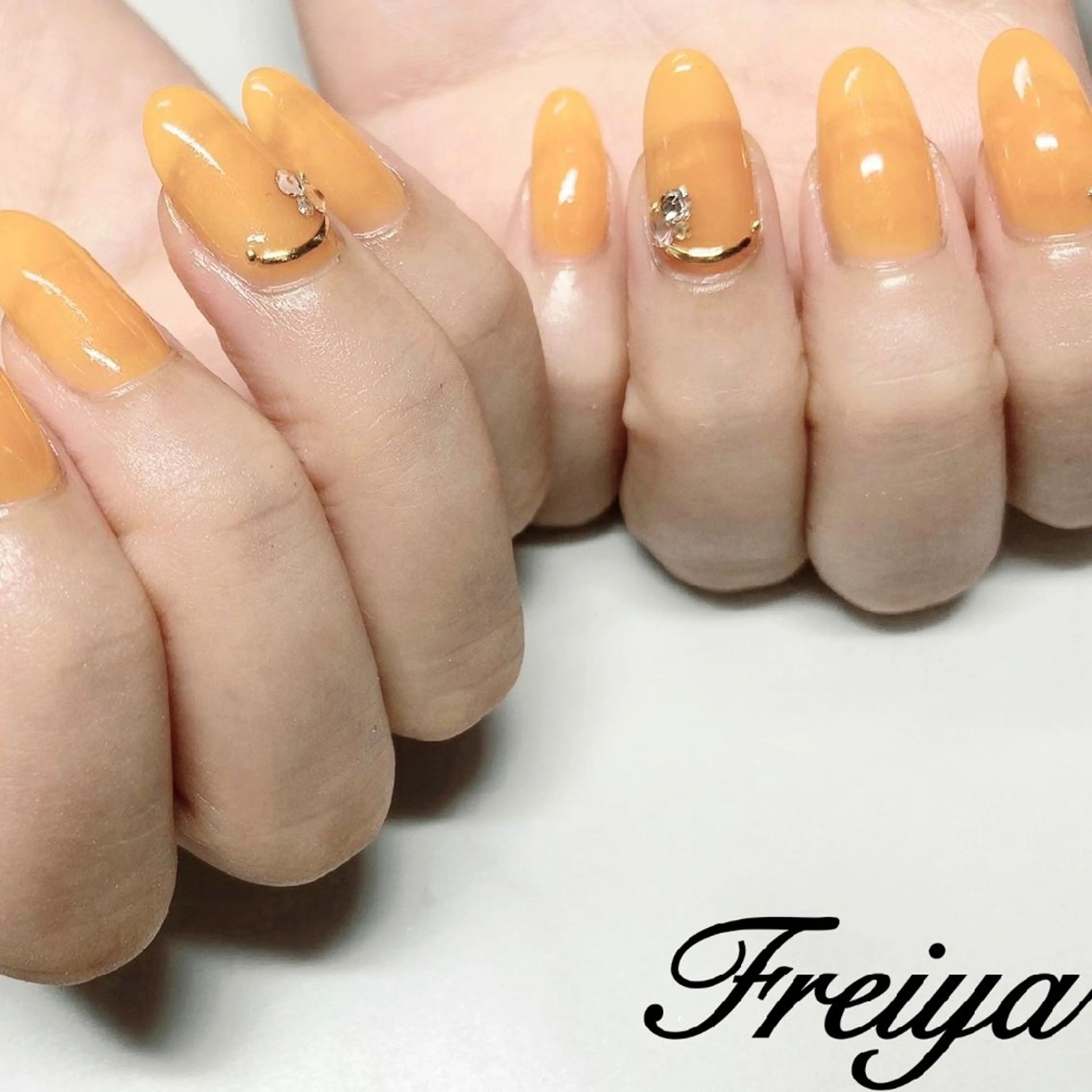 ネイル FREIYA所属・FREIYA マツエク、ネイルの眉毛・アイブロウイメージ