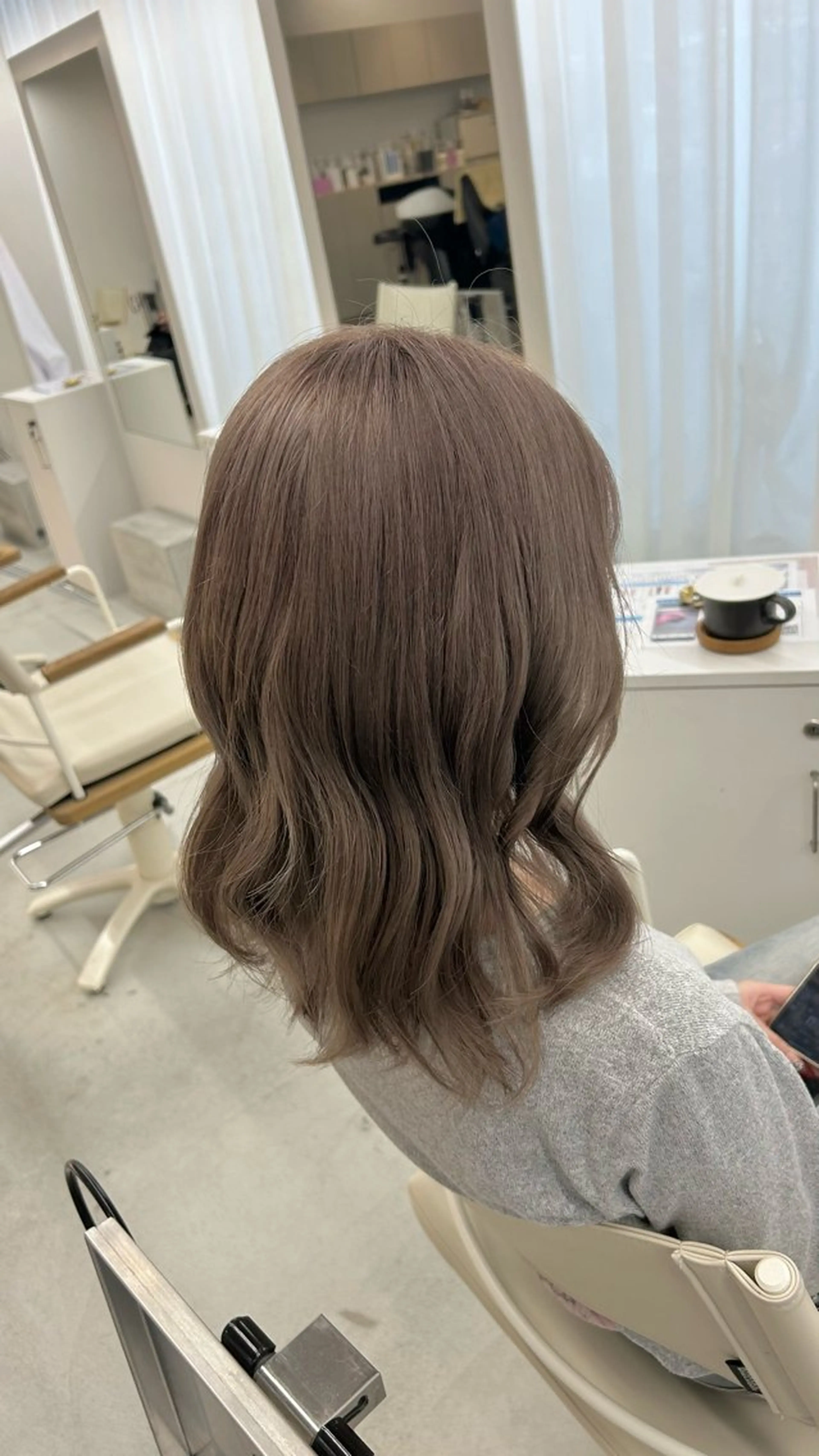 ミディアム カラー ハイトーン/艶髪/ 暗髪/韓国/sanaのヘアスタイル