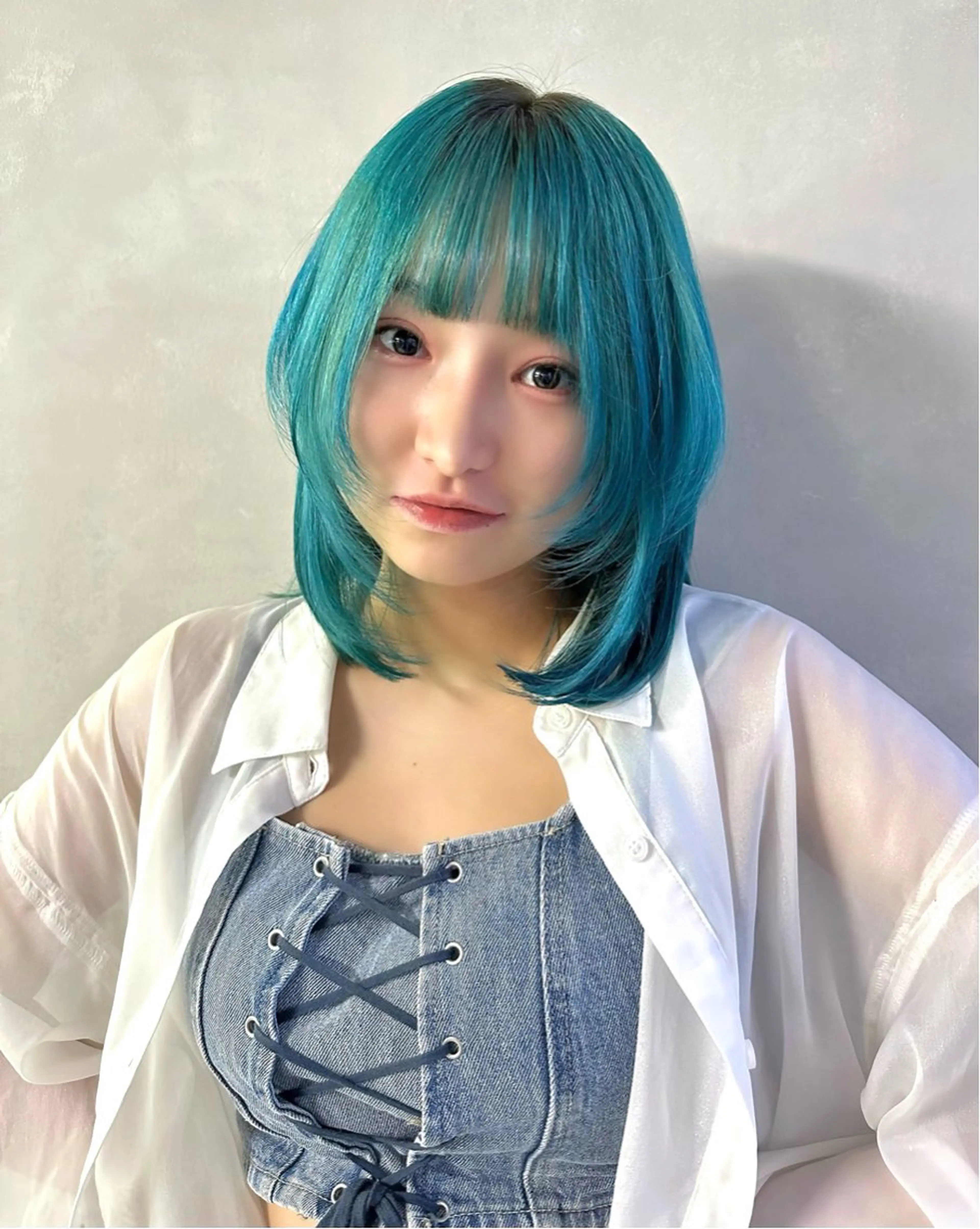 セミロング カラー エメラルドグリーン ハイトーンカラー 顔まわりレイヤー レイヤーカット ウルフカット カット ヘアカラー 似合わせ小顔ショート /akane🐰♥️のヘアスタイル