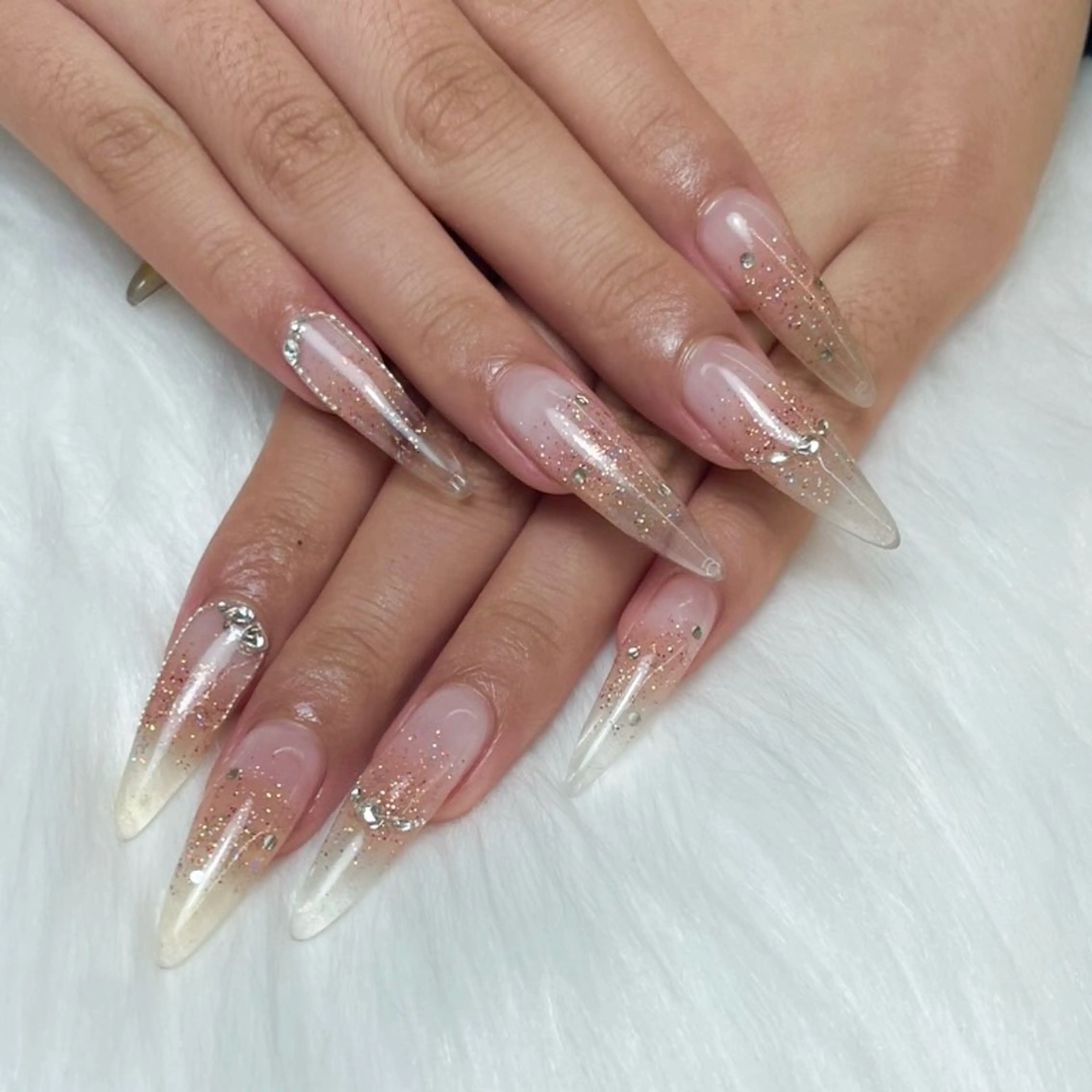 ネイル チークネイル クリアネイル ロングネイル ハンドネイル Darling nail salonのネイルデザイン