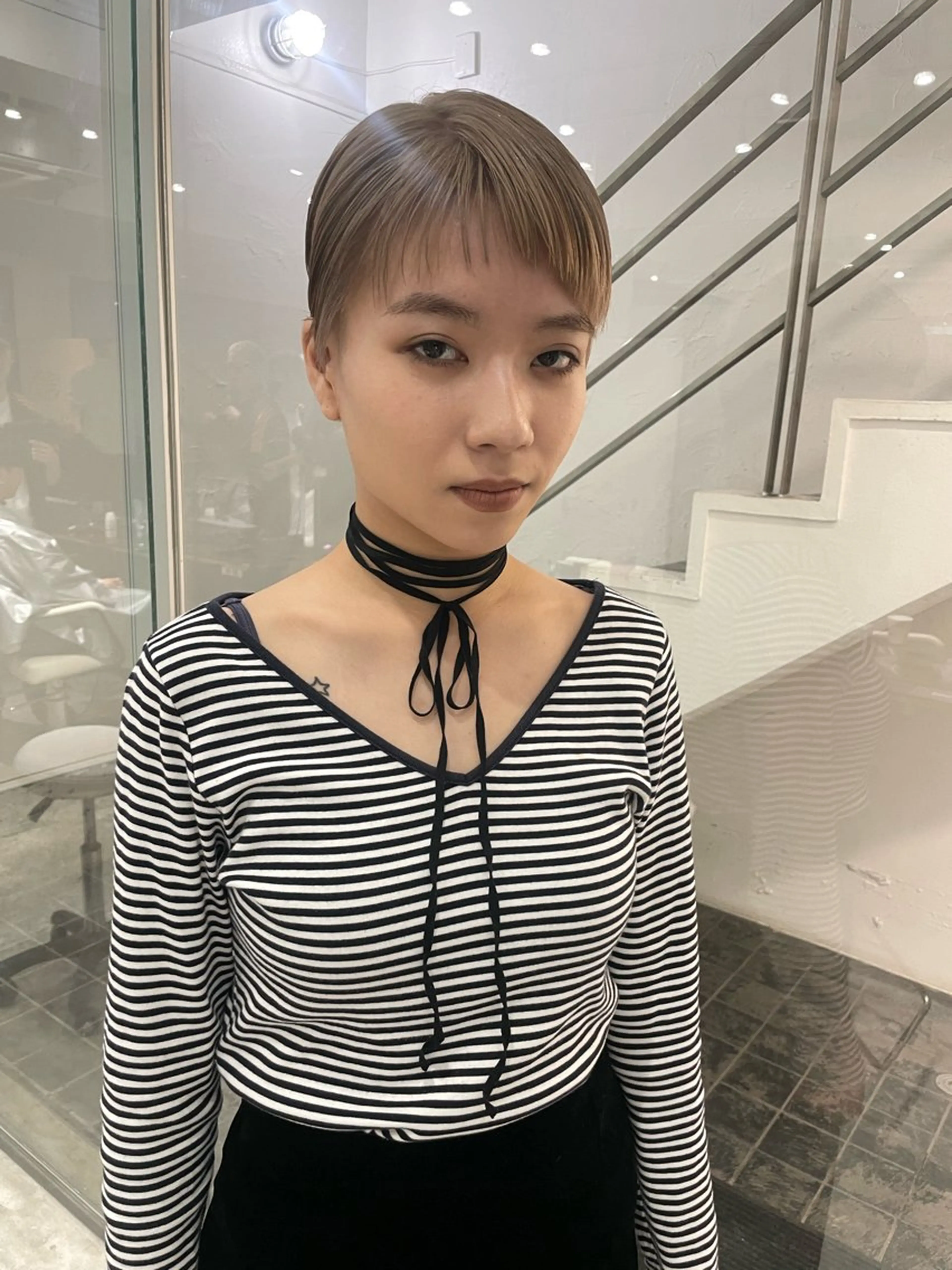 ショート カラー ブリーチ ダブルカラー イヤリングカラー ハイライトカラー ハイトーンカラー ヘアカラー トリートメント ヘアセット スパイラルパーマ 🌐hina⭐️のヘアスタイル