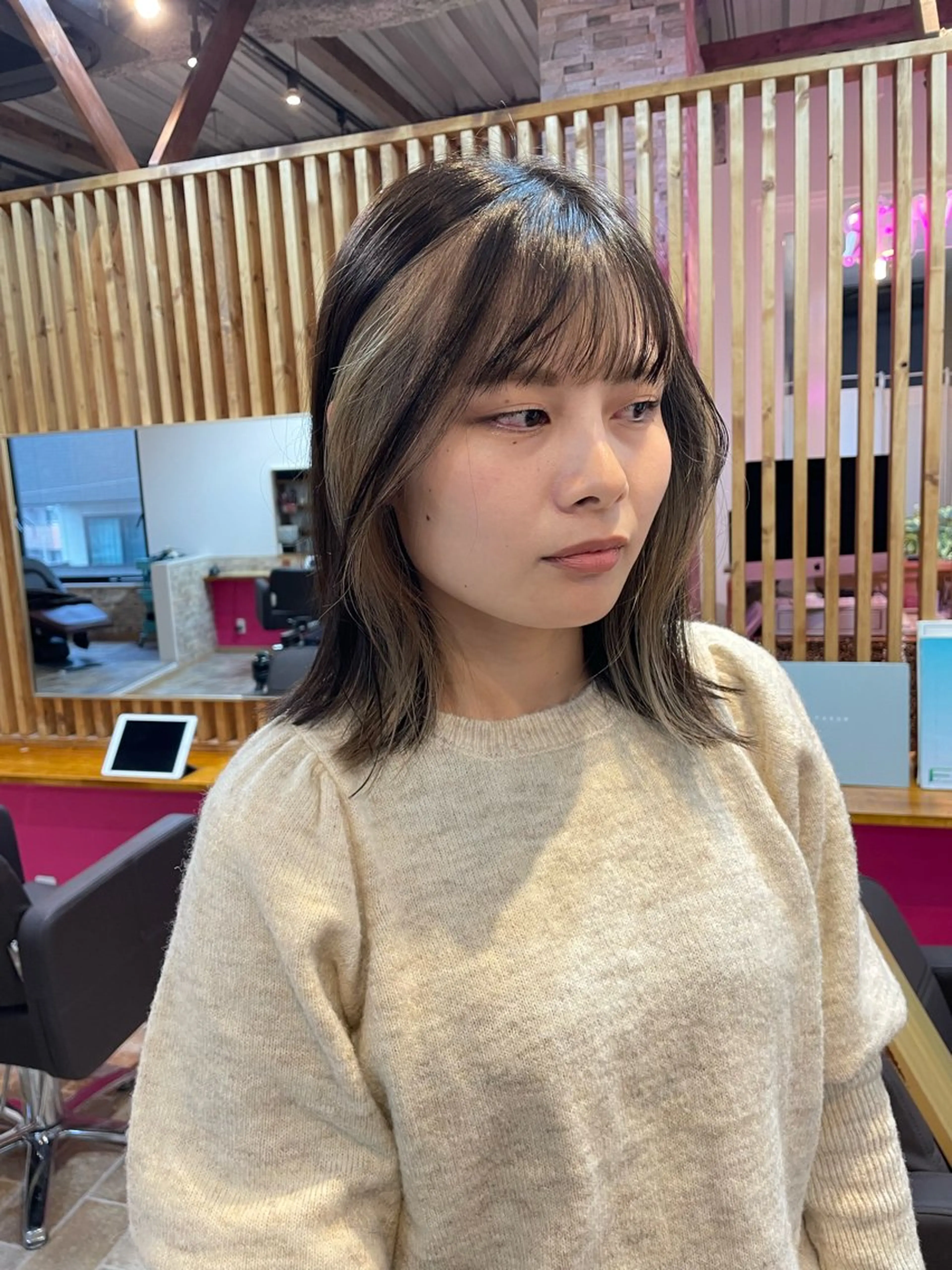 ミディアム カラー ミストバング イヤリングカラー  フェイスフレーミング ヘアカラー STAR RIVER所属・YUI/ ブリーチカラー🌷のヘアスタイル