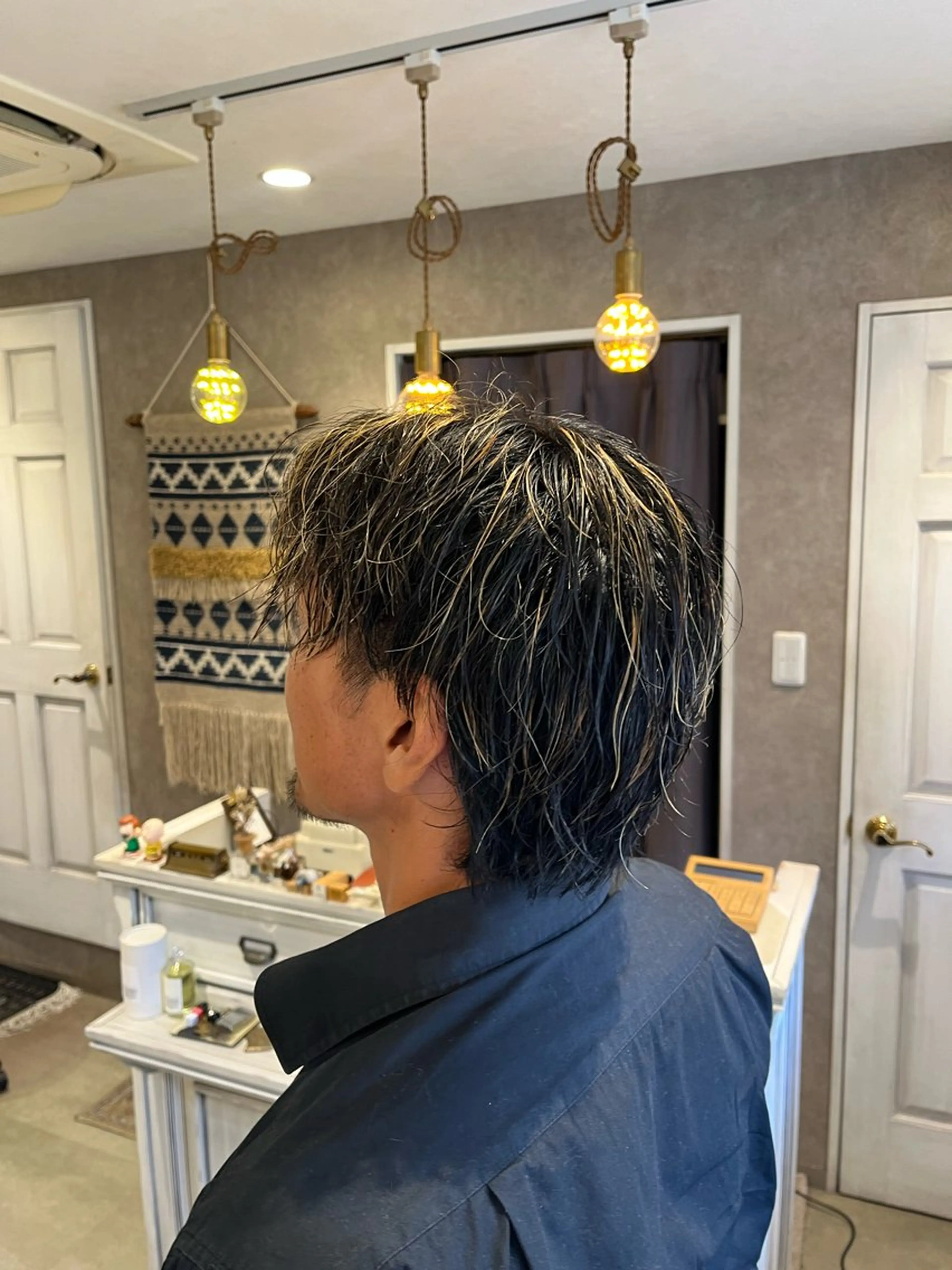 ミディアム メンズ メンズハイライト メンズウルフカット ハイライト ウルフカット カット Lamp所属・🌀メンズパーマ🌀 🐏丸山祐宇🐏のヘアスタイル