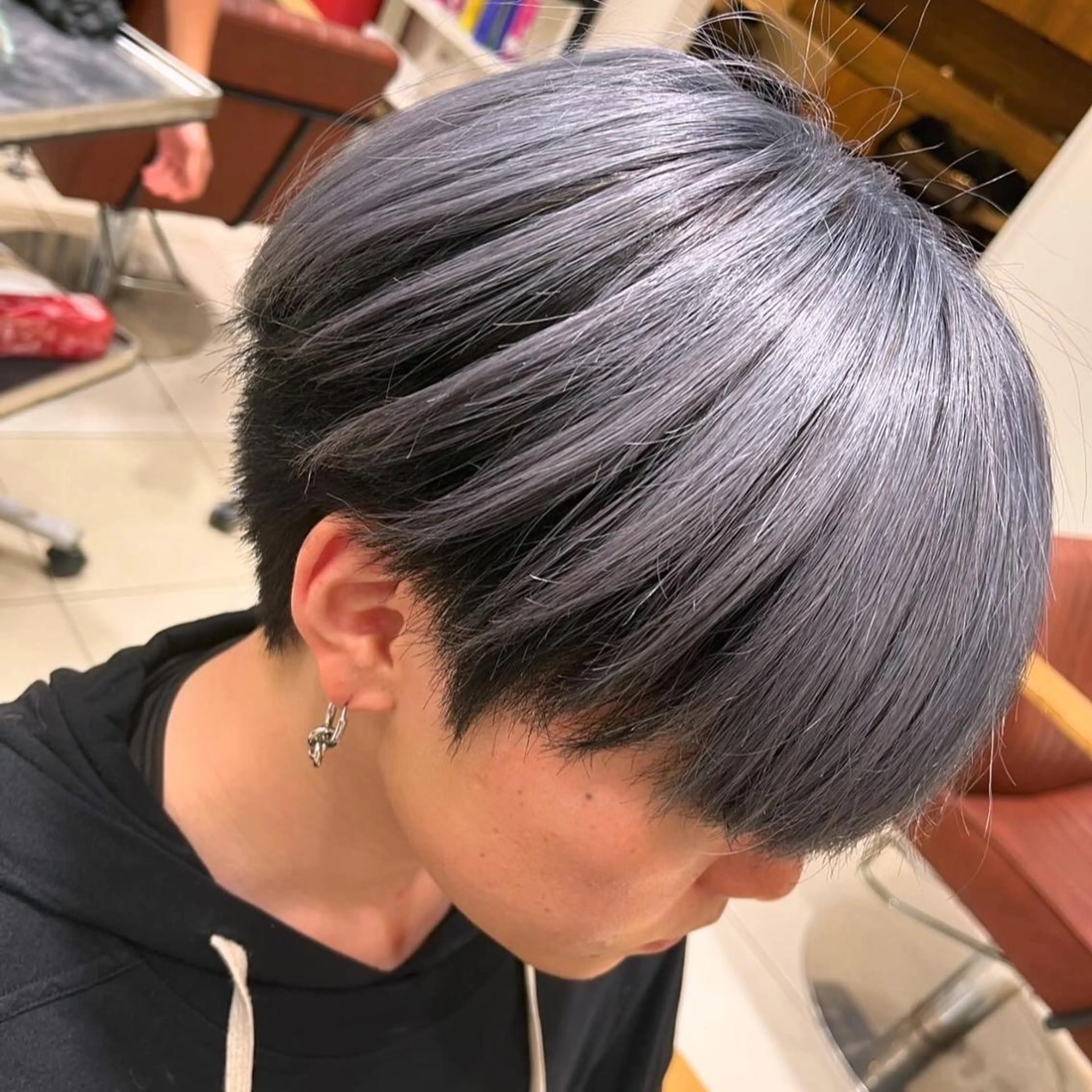 カラー メンズ シルバー ⭐️20周年記念⭐️ カラーリストひろき✨のヘアスタイル