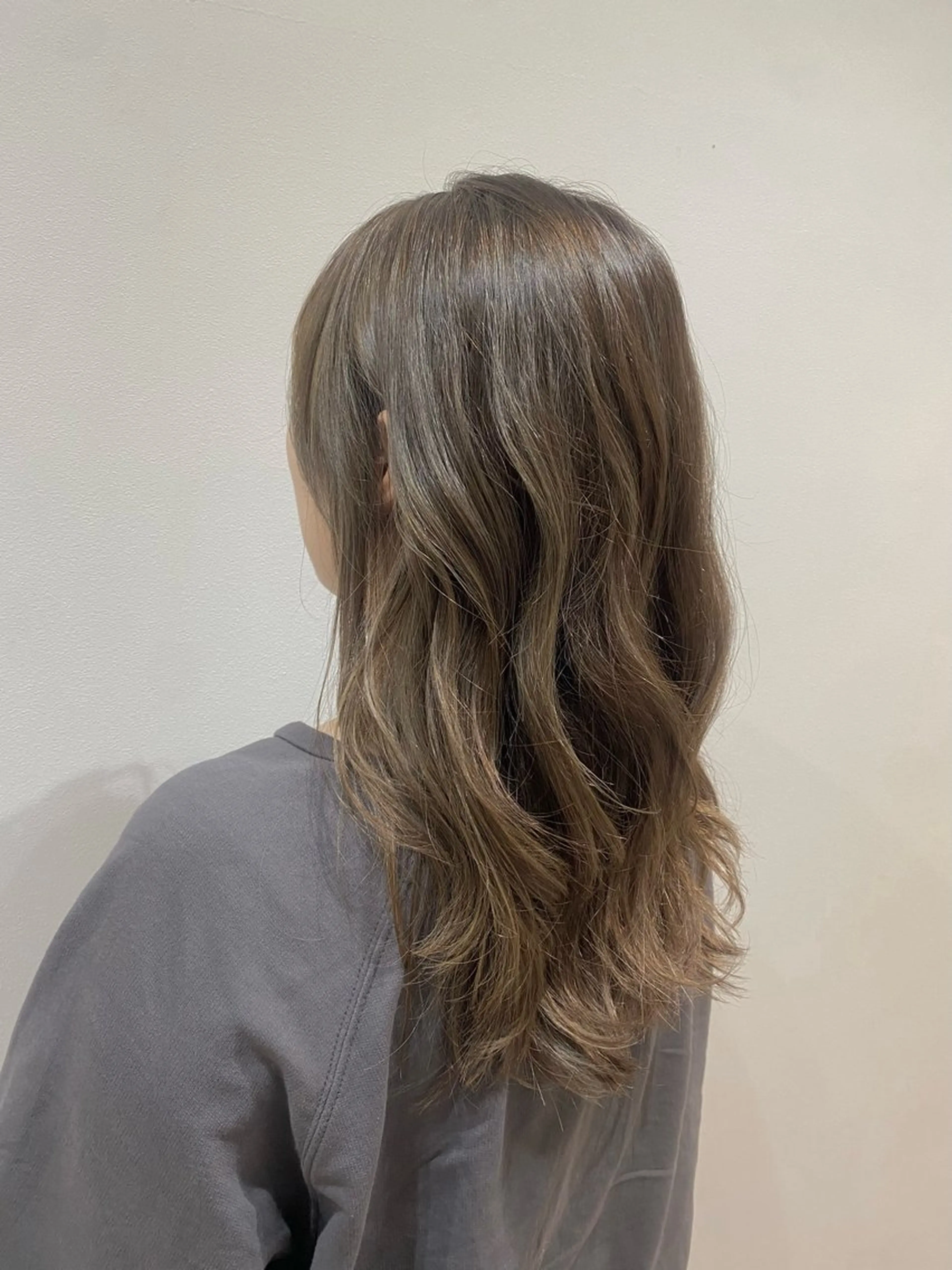セミロング ハイライト カット ヘアカラー トリートメント ♡オシャ髪♡AI ✂️newi町田のヘアスタイル