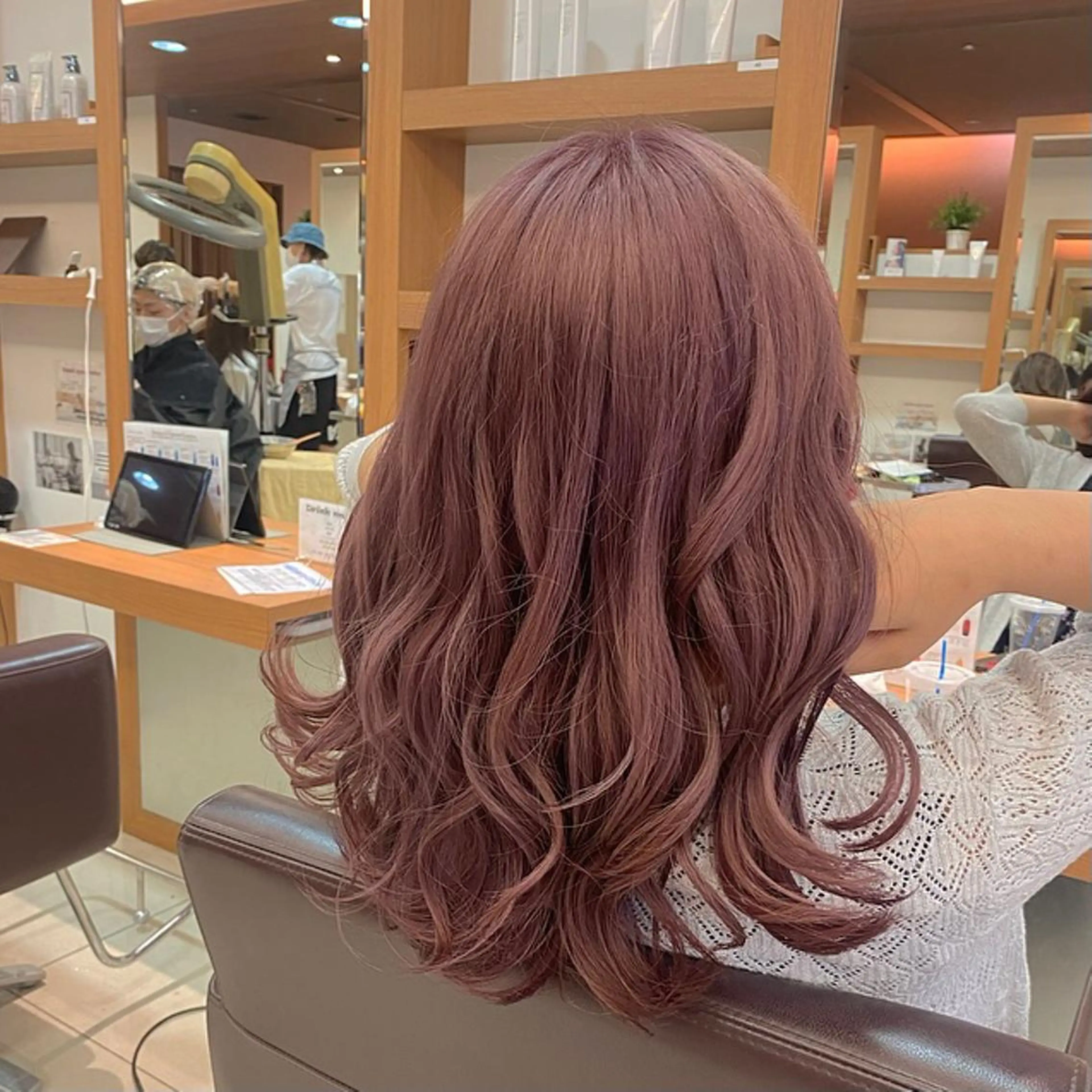 セミロング カラー 【カラー指名No 1✨】原田響のヘアスタイル