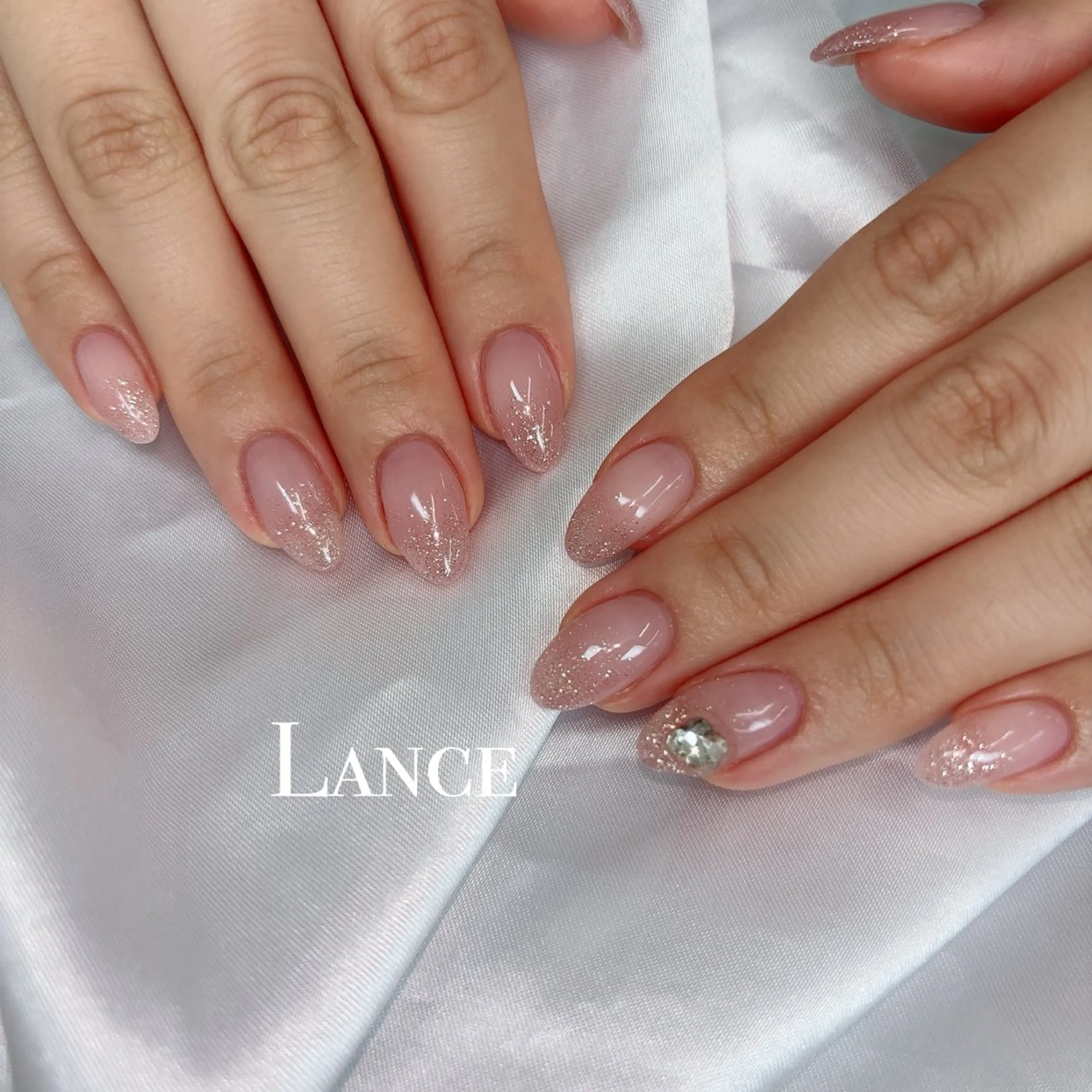 ネイル オーロラネイル フットネイル 氷ネイル・うるうるネイル キラキラネイル 韓国ネイル ハンドネイル Lance nailのネイルデザイン