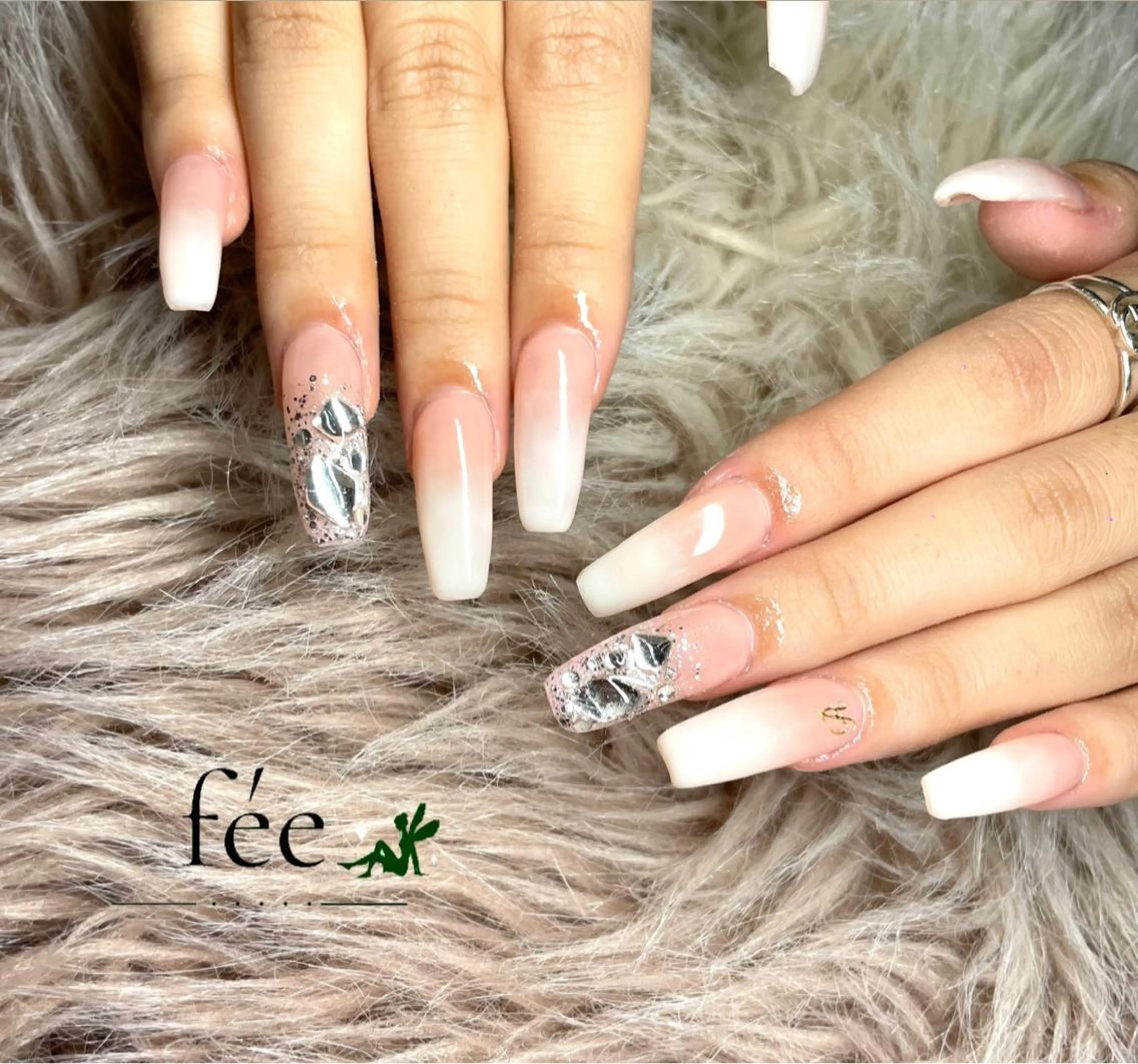 ネイル フットネイル ジェルネイル 韓国ネイル マグネットネイル ミラーネイル ハンドネイル nail salon fee（フィー）のネイルデザイン