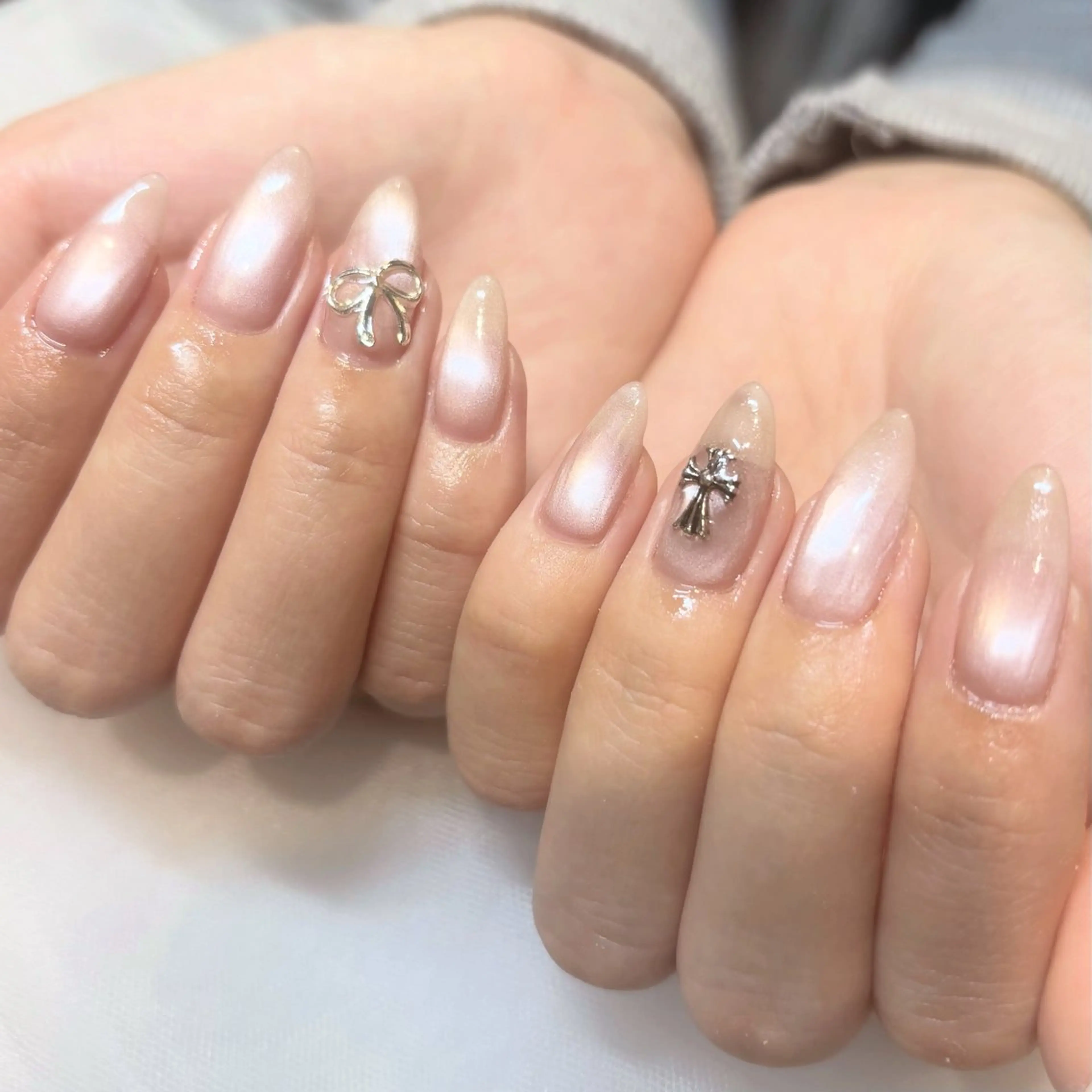 ネイル マグネットネイル シンプルネイル ハンドネイル AKANE 🧴のネイルデザイン