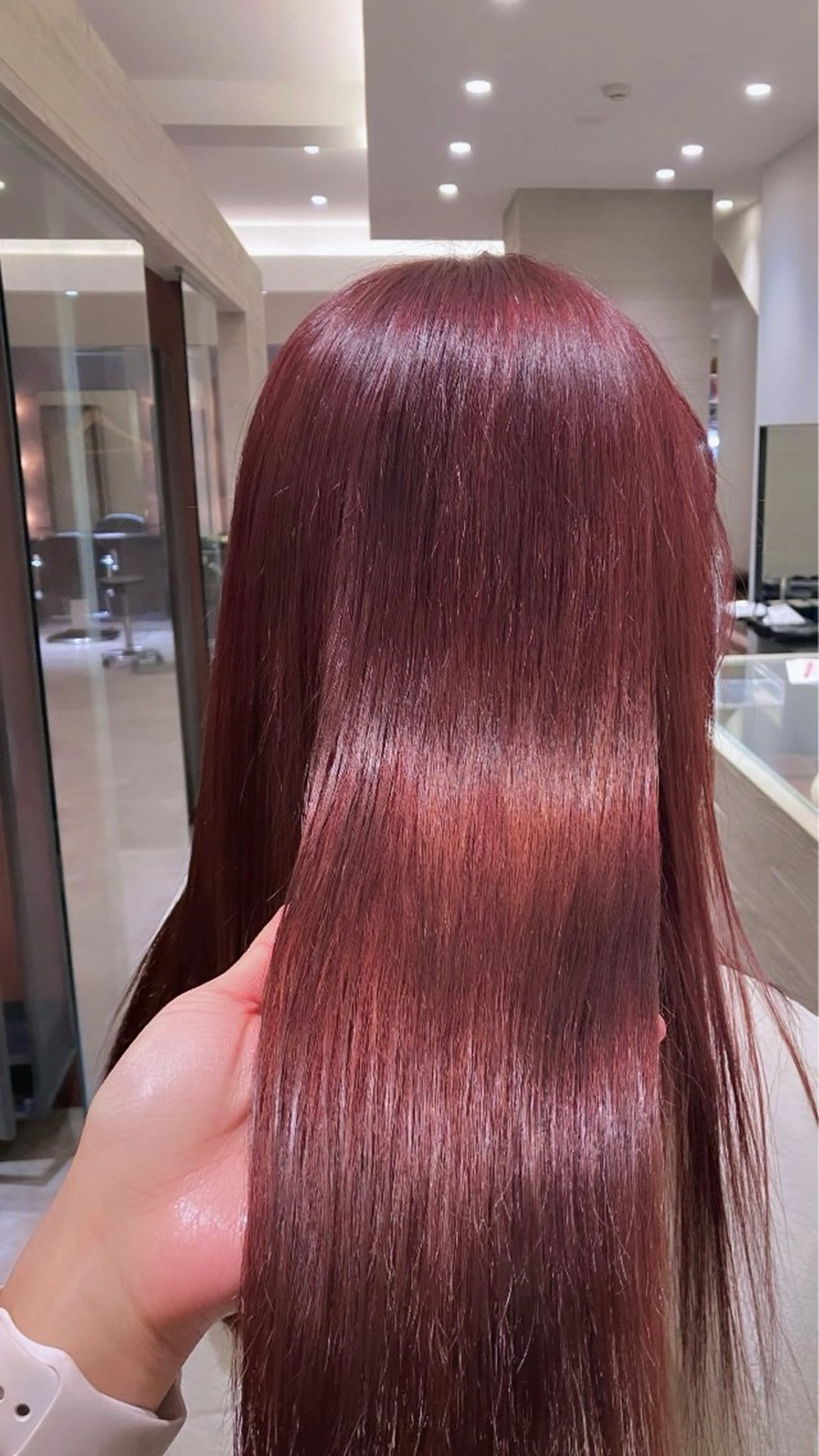 ロング カラー ブリーチ オレンジ ピンクカラー サキ🤍ハイトーン 🩰くびれ巻きヘアのヘアスタイル