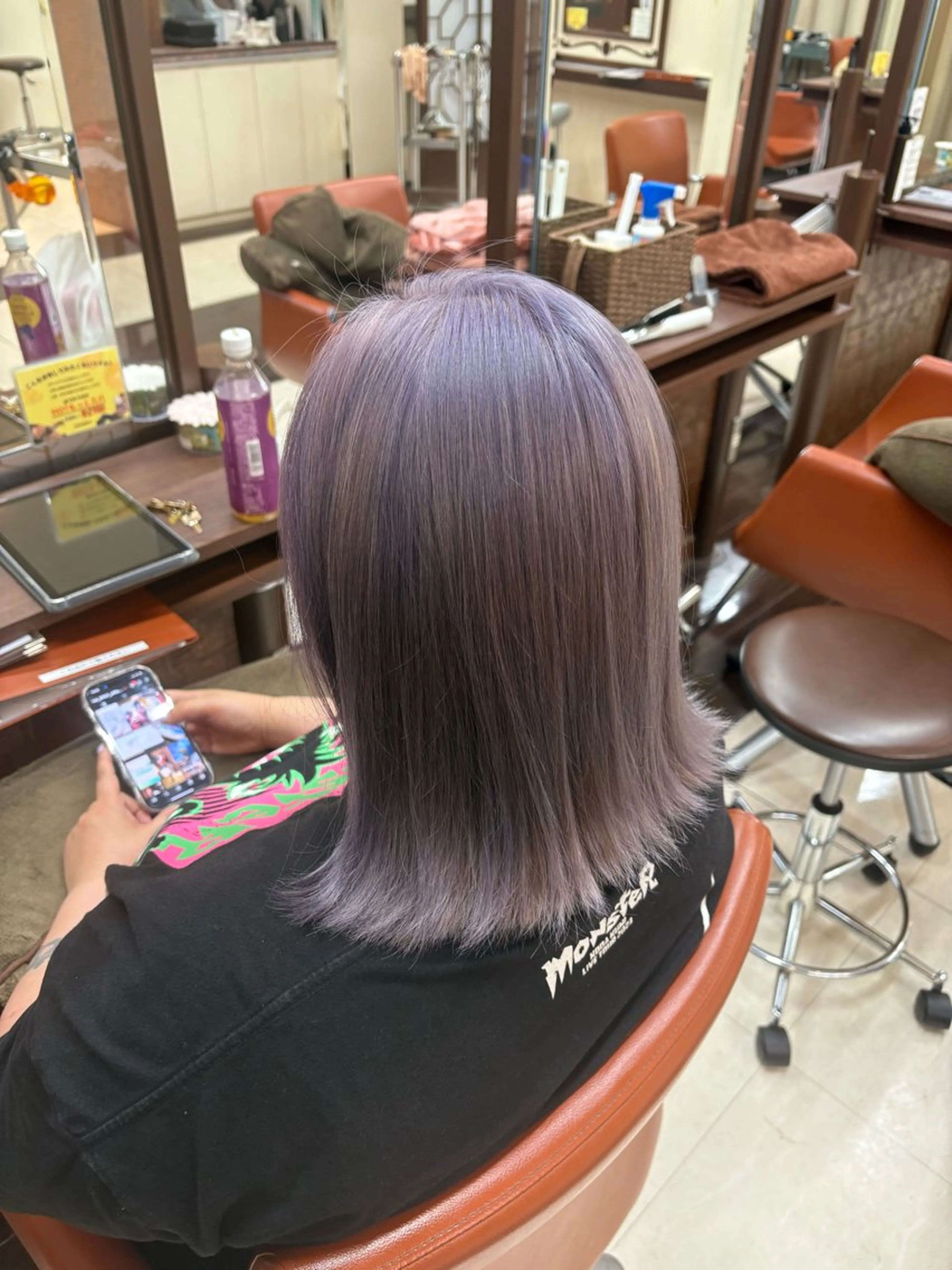 カラー ブリーチ ラベンダーカラー 朝倉友香 ハイトーン×韓国風のヘアスタイル