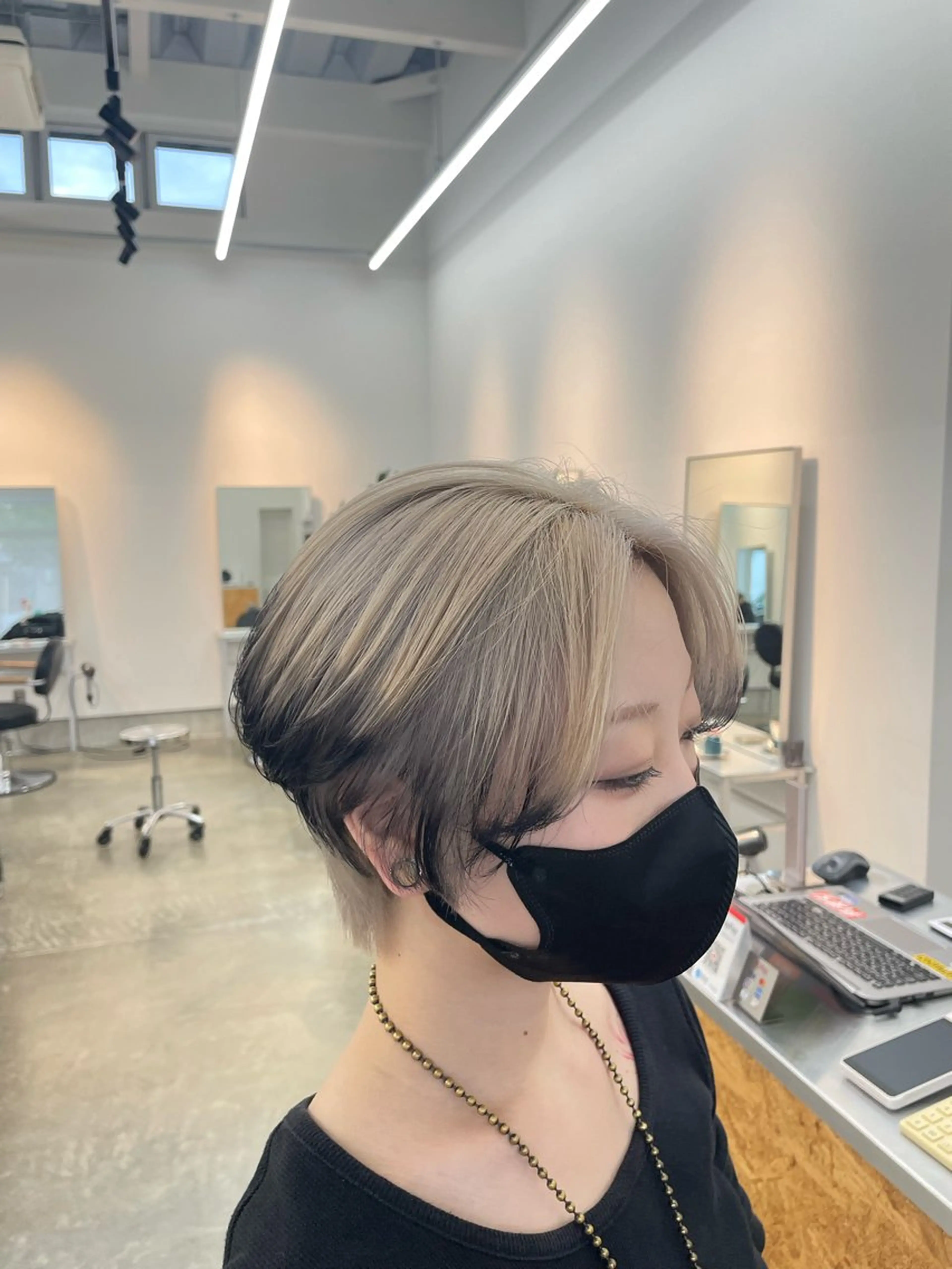 ショート ヘアカラー トリートメント 宮本 祥生のヘアスタイル