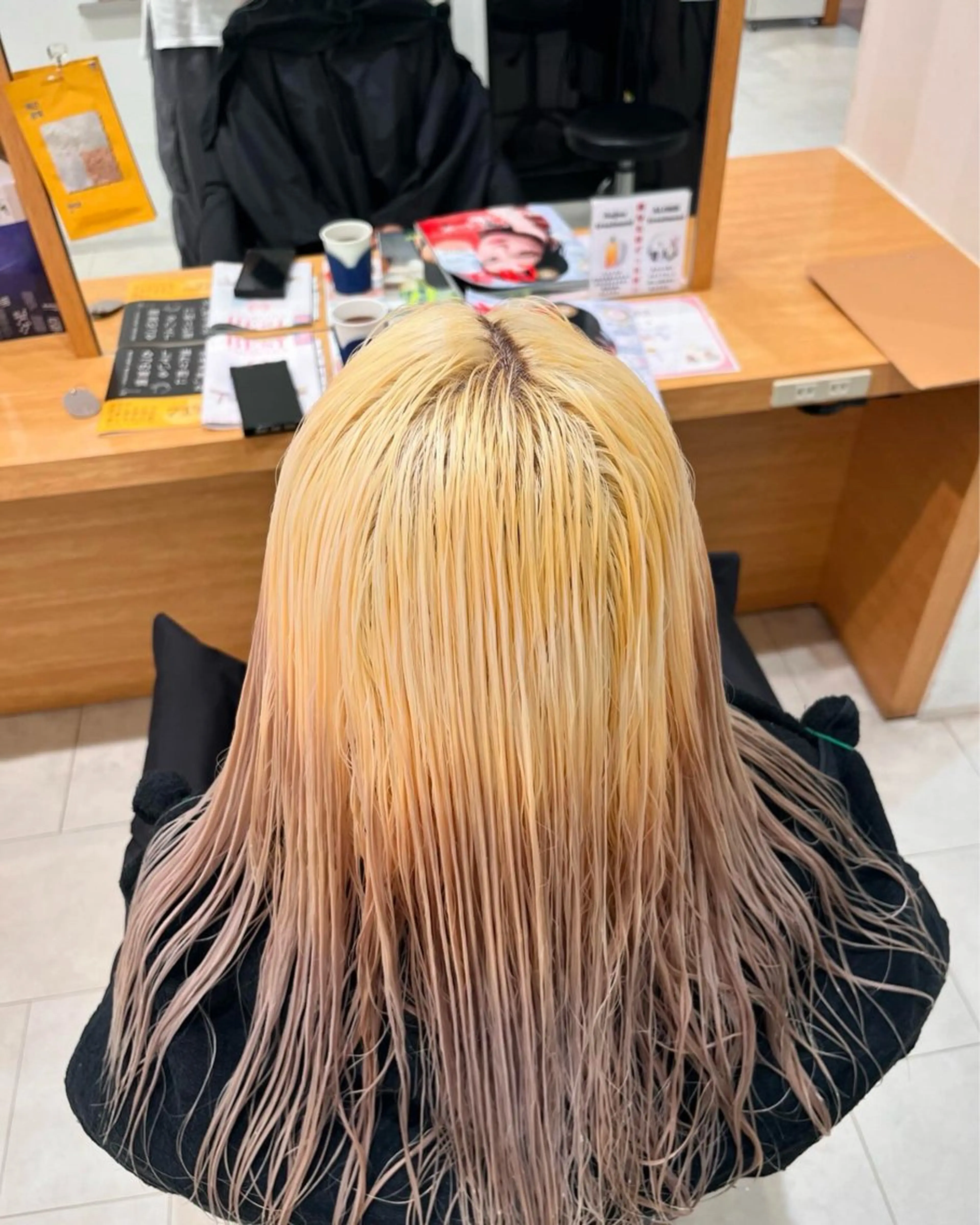 ロング ヘアカラー 平間 稔希のヘアスタイル