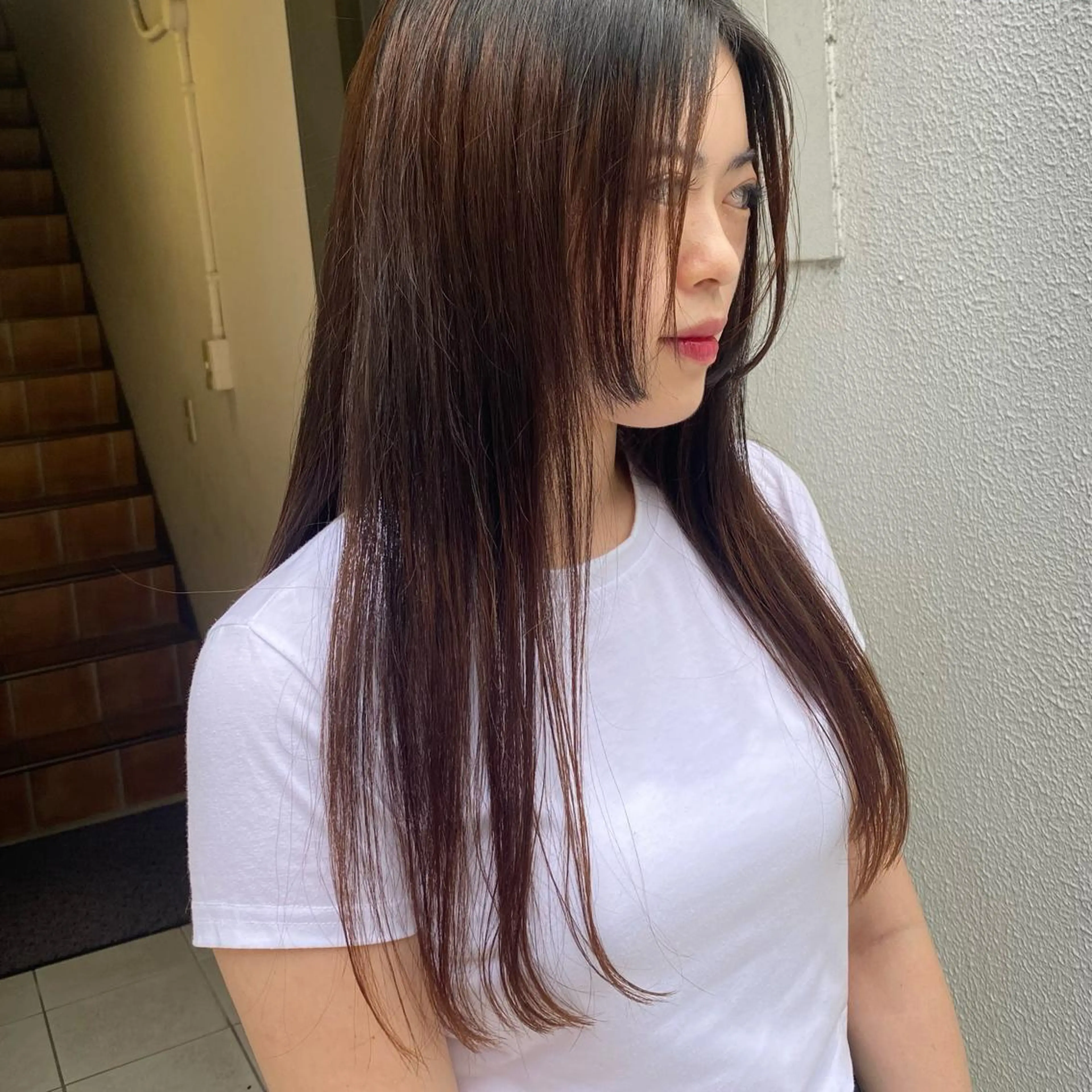 ロング ヒガシ サヨのヘアスタイル