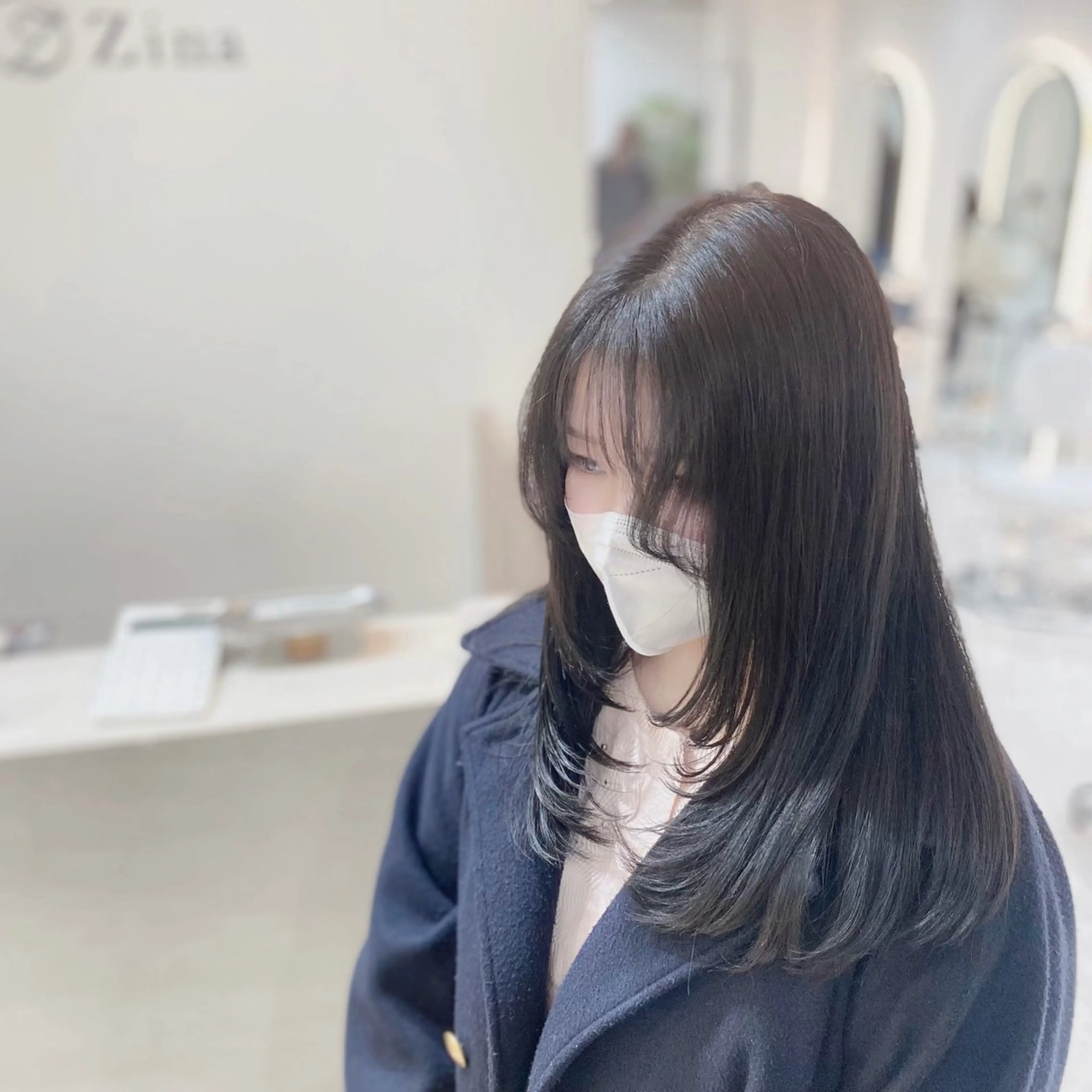 ロング カラー 顔まわりレイヤー 顔周りカット レイヤーカット トリートメント カット ヘアカラー トリートメント 艶髪・透明感カラー・ 韓国ヘア・Yuriのヘアスタイル