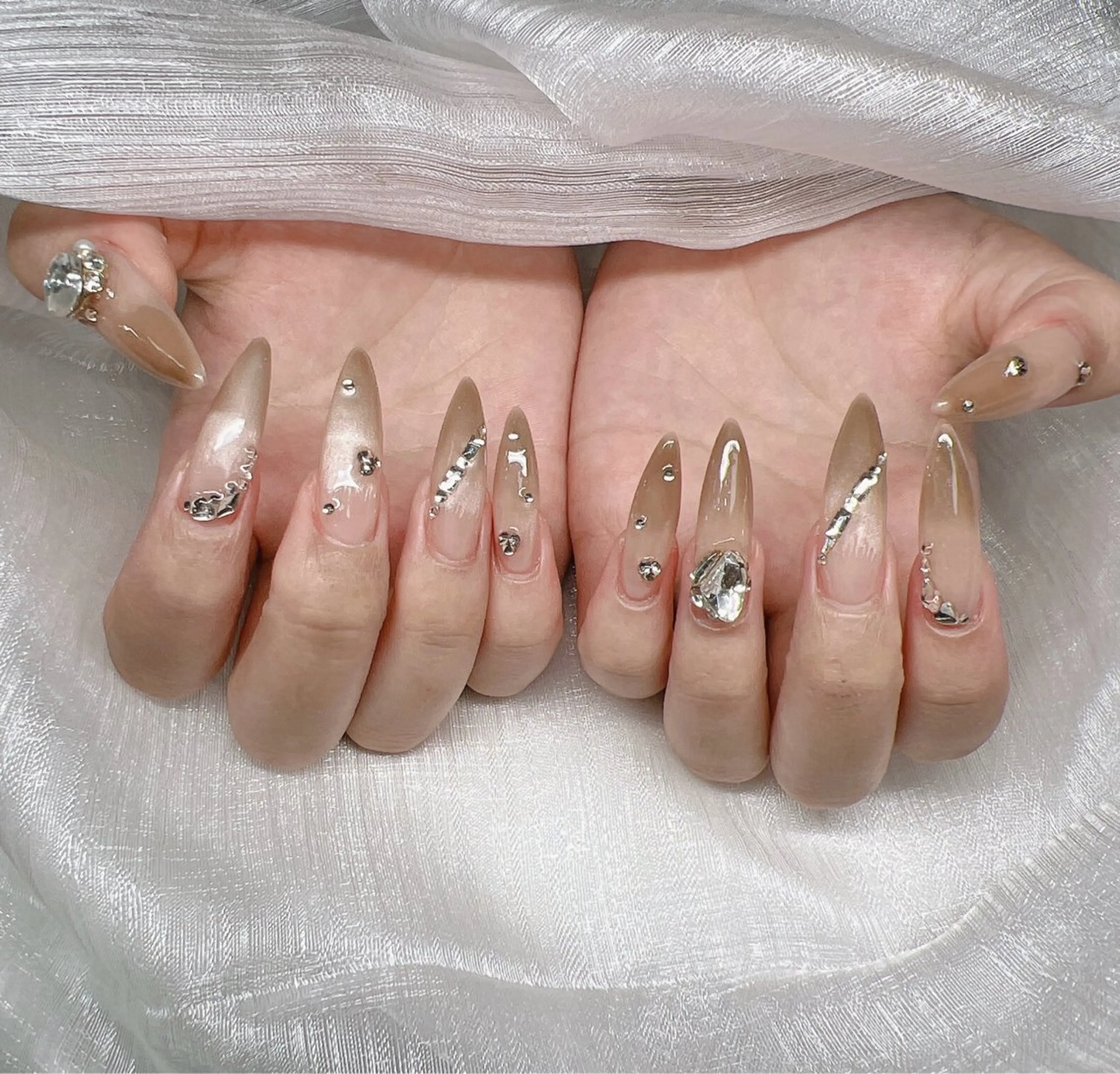 ネイル 長さ出し グラデーション キラキラネイル マグネットネイル ニュアンスネイル ハンドネイル Lee Nails チップ長さだし専門店のネイルデザイン