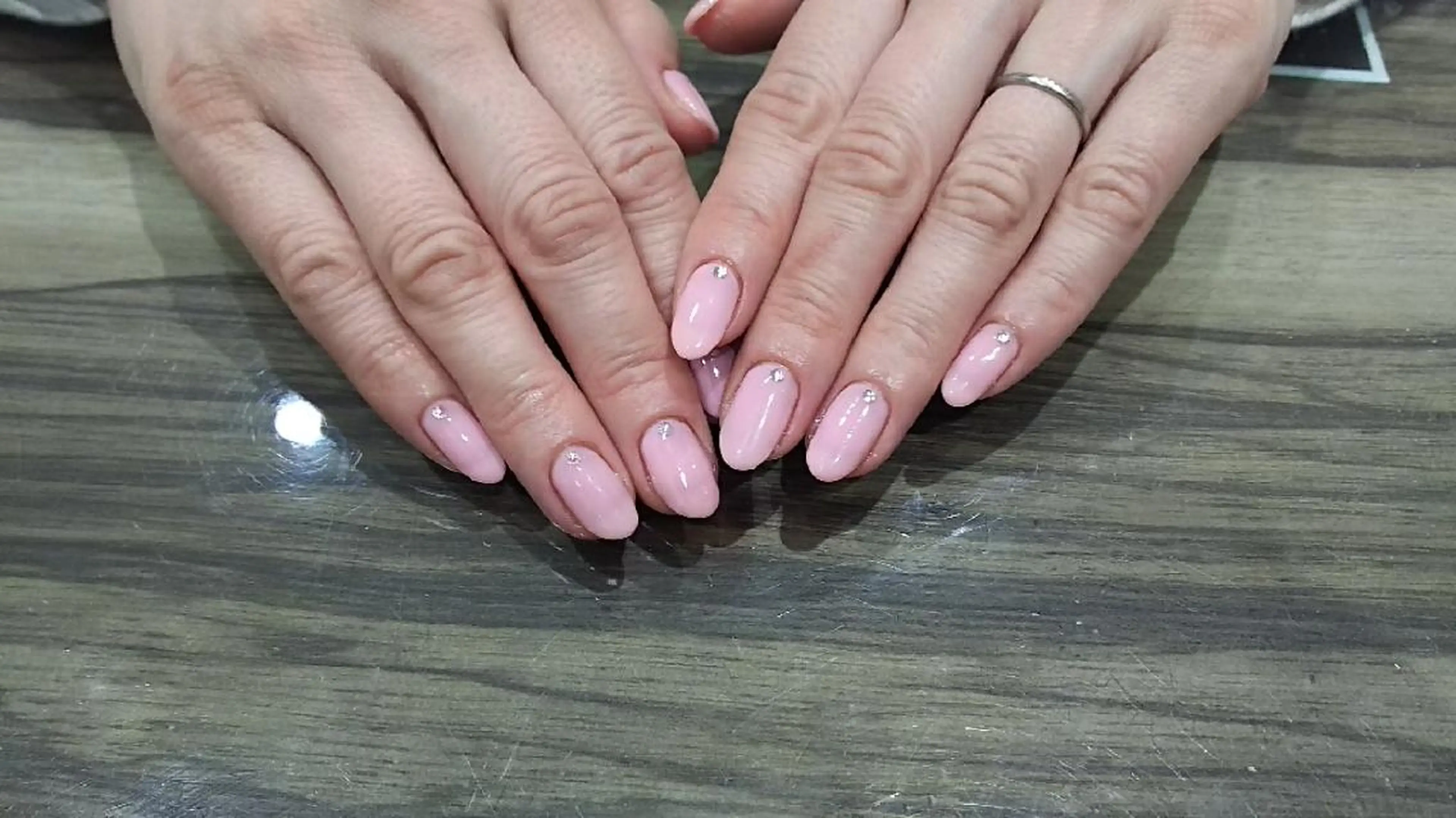 ネイル ストーンネイル Progress Nailのヘアスタイル