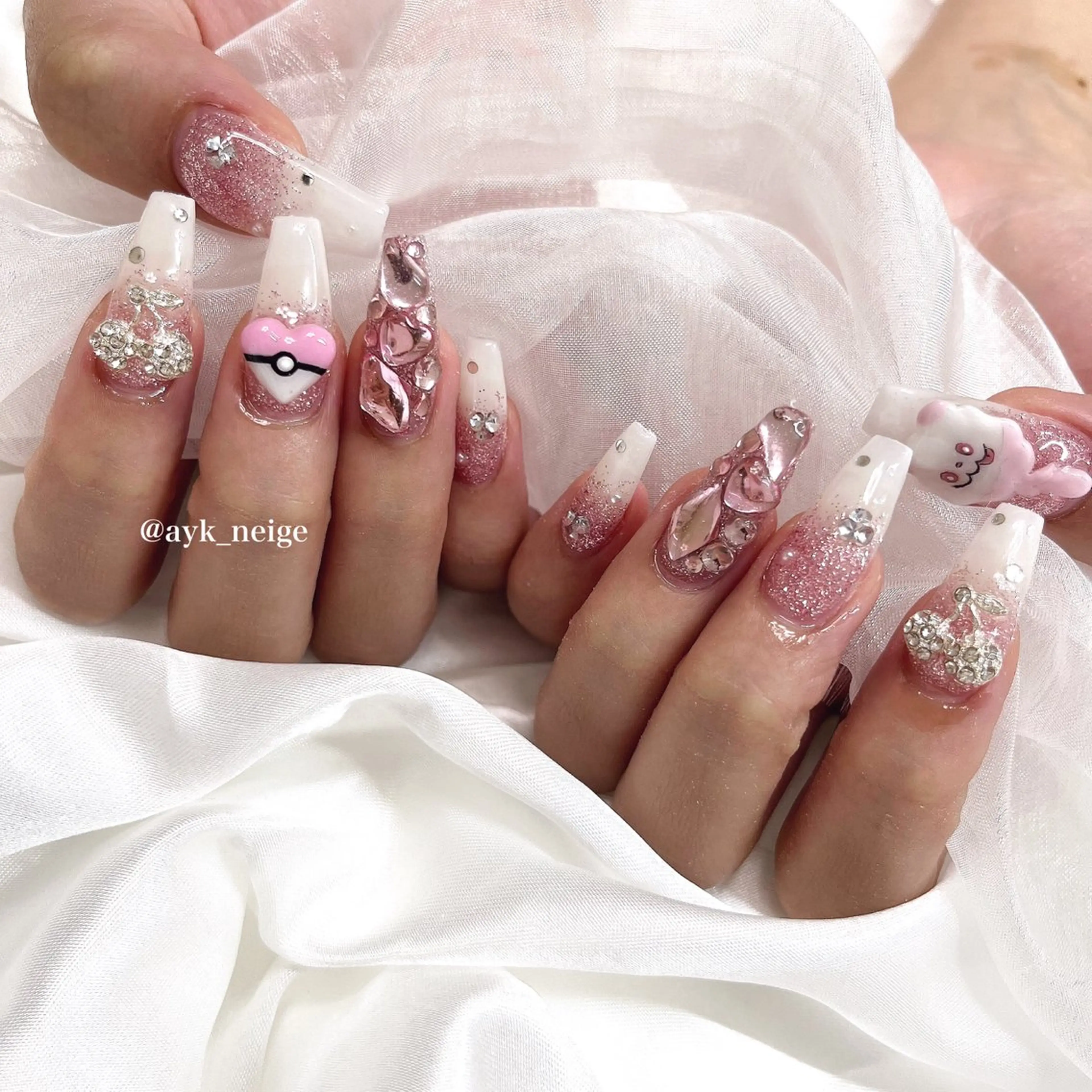 ネイル フットネイル フレンチネイル キラキラネイル 韓国ネイル マグネットネイル n'eige nail所属・大谷 綾香のネイルデザイン