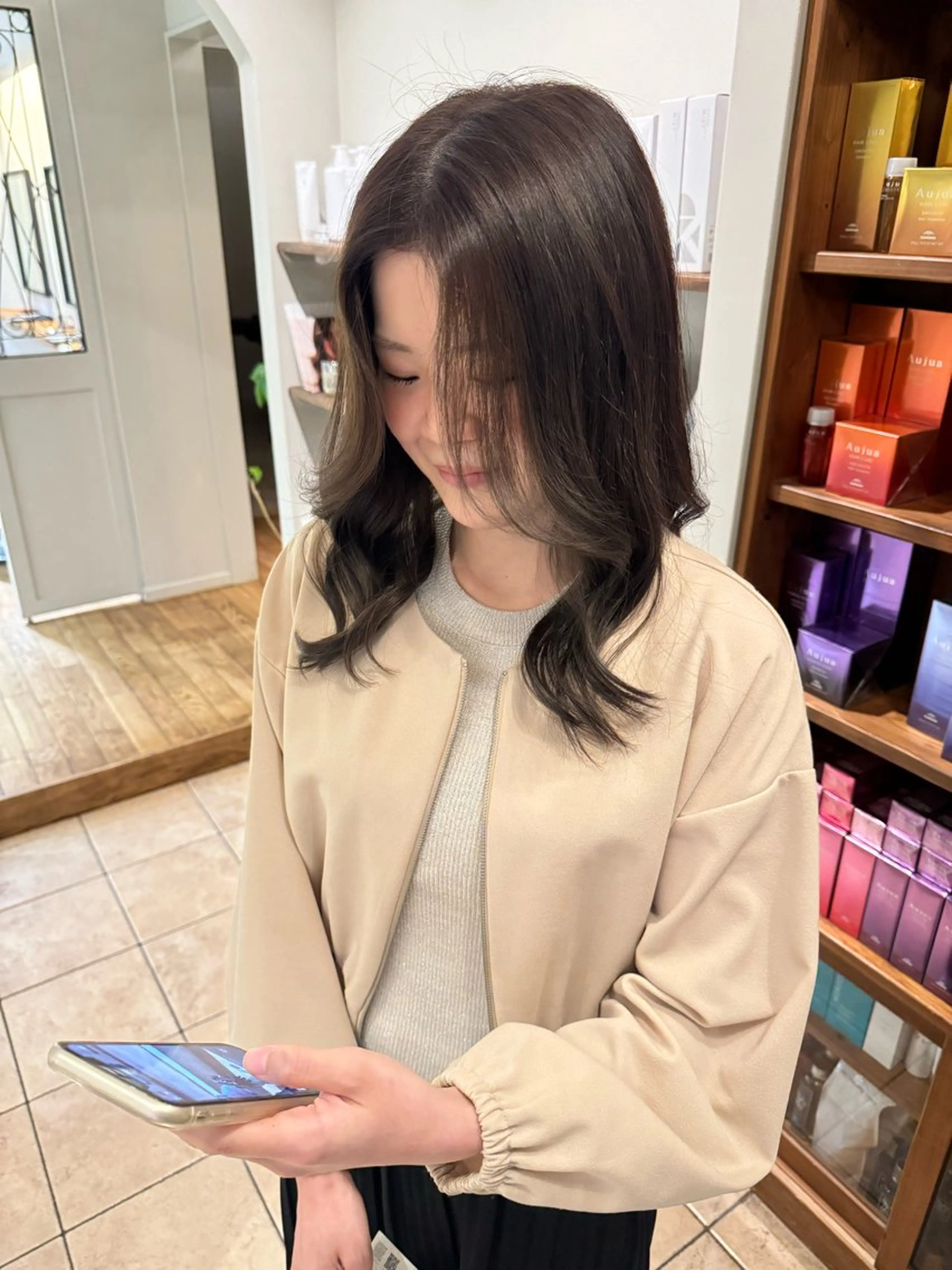 カラー ヘアカラー トリートメント 透明感ある艶カラー / KAKOのヘアスタイル