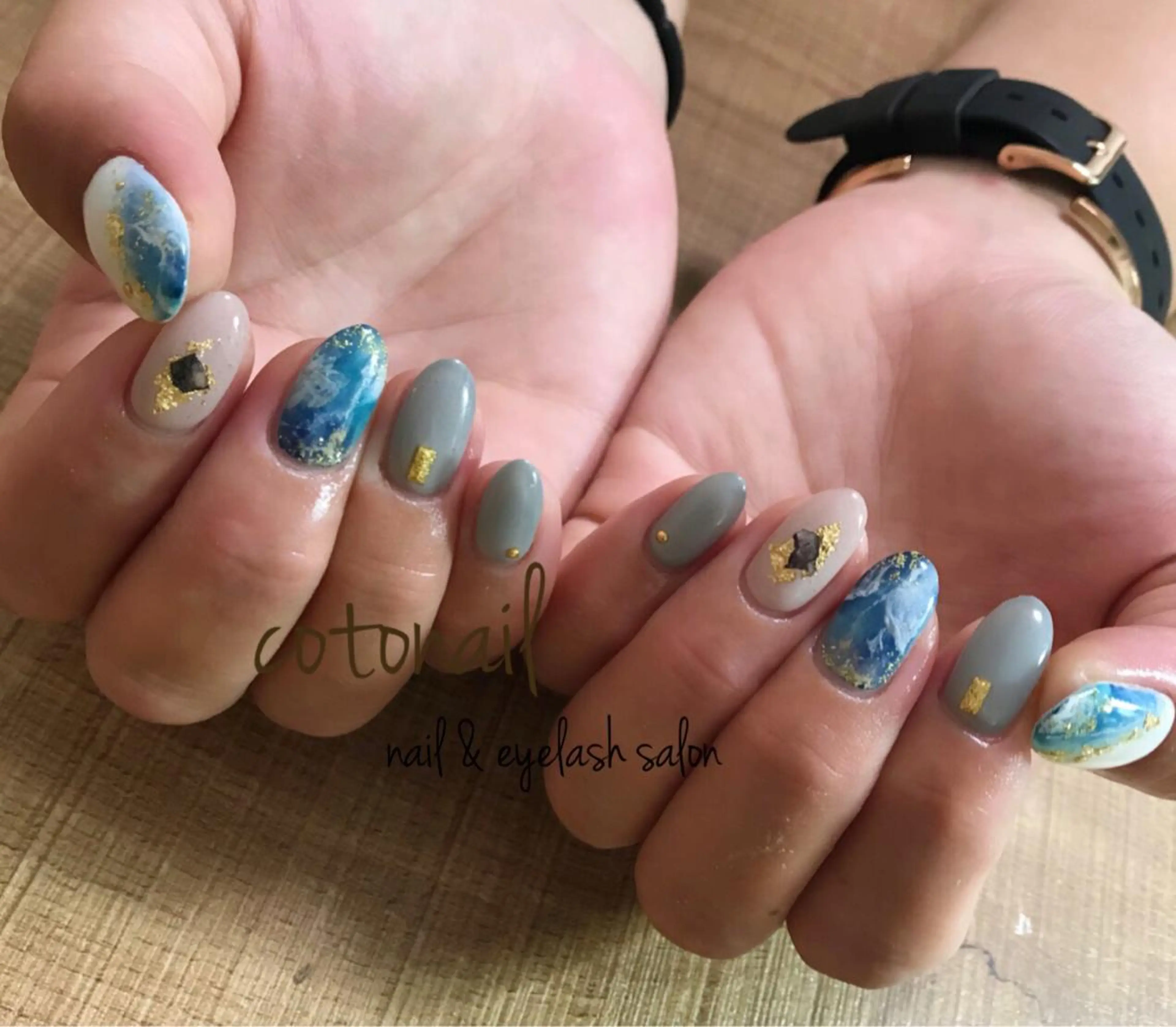 ミディアム ネイル アートネイル ハンドネイル ツメトマツゲ .のネイルデザイン