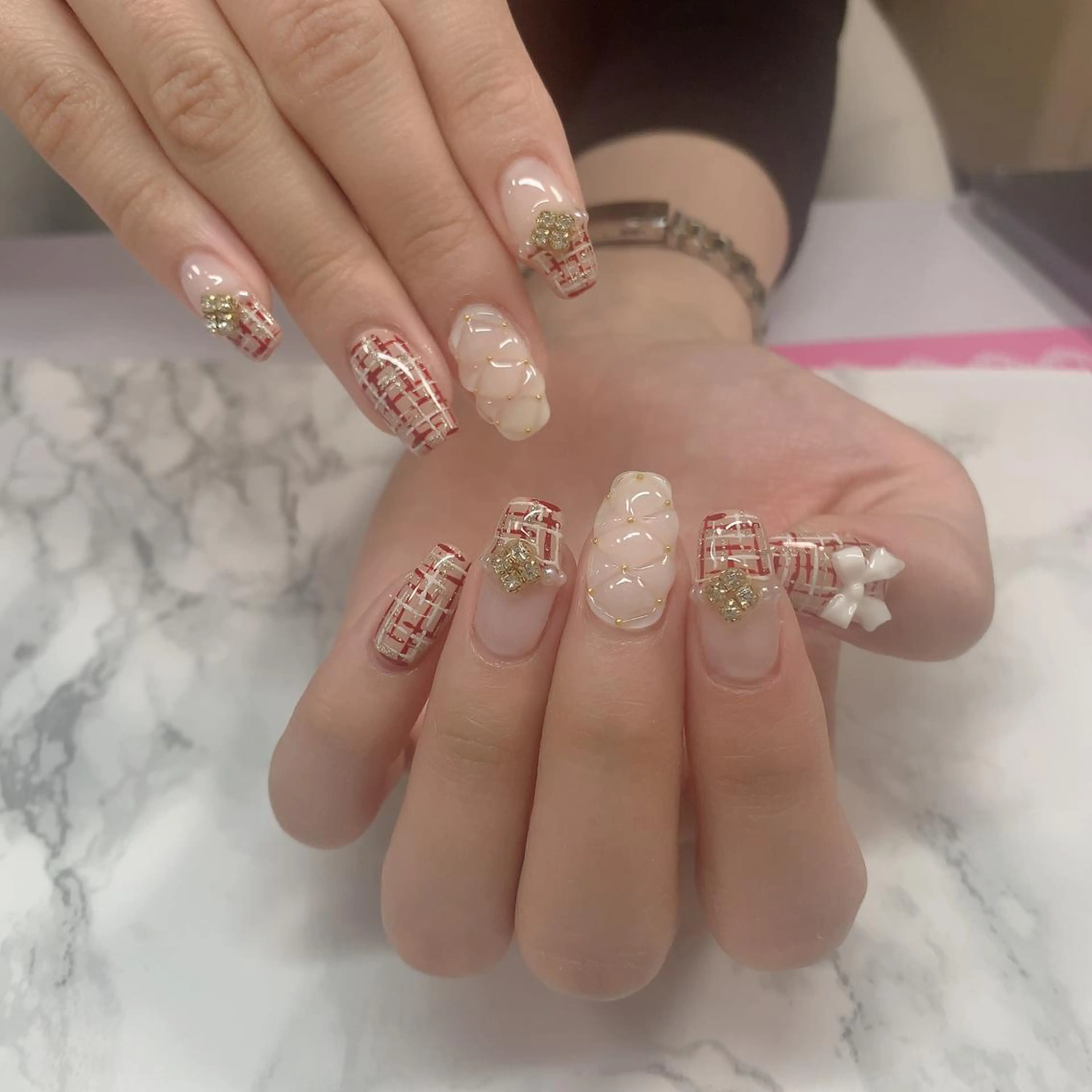 ネイル はな💎ネイル ワンホン、長さ出しのネイルデザイン