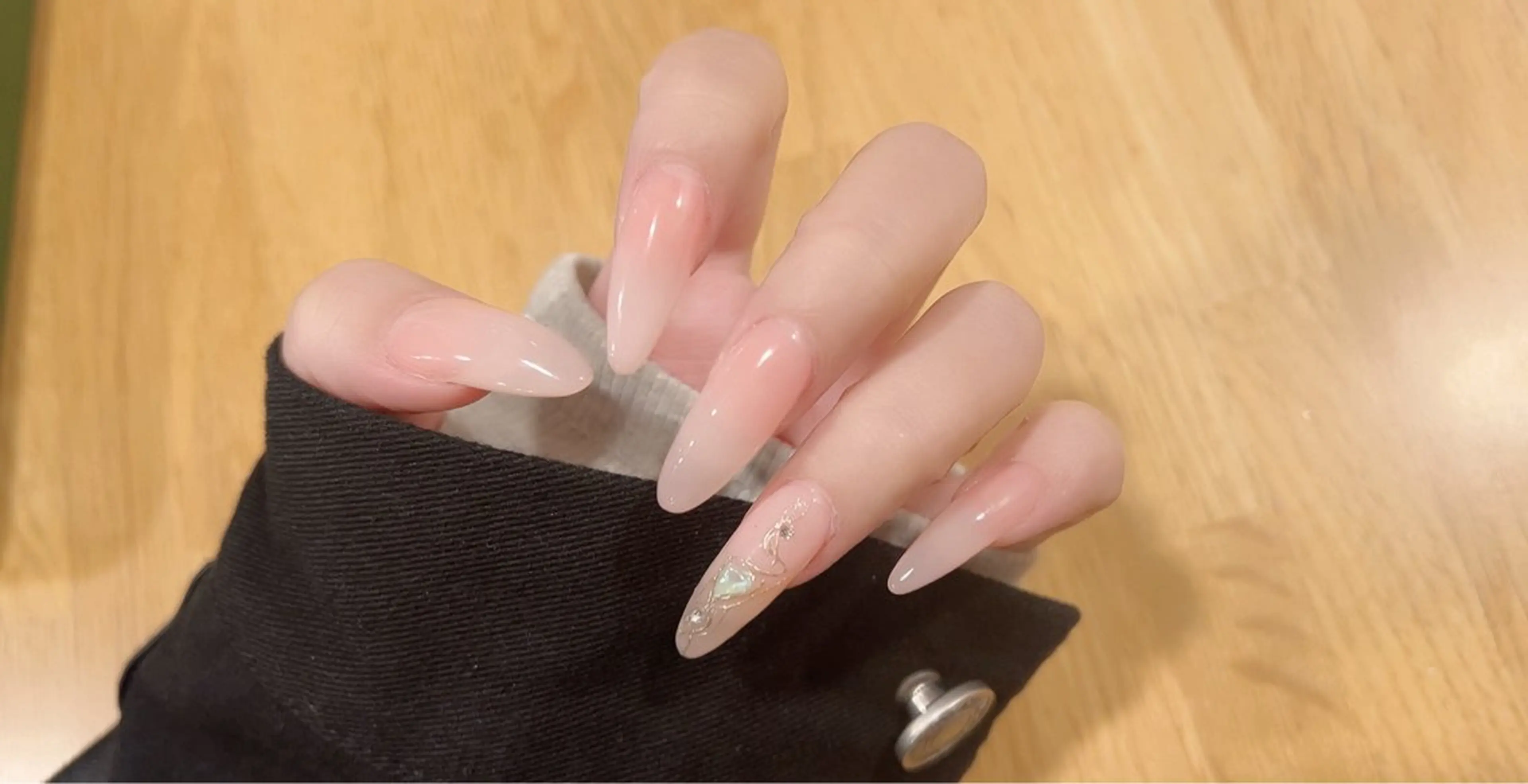 ネイル 佐藤 依娜のネイルデザイン