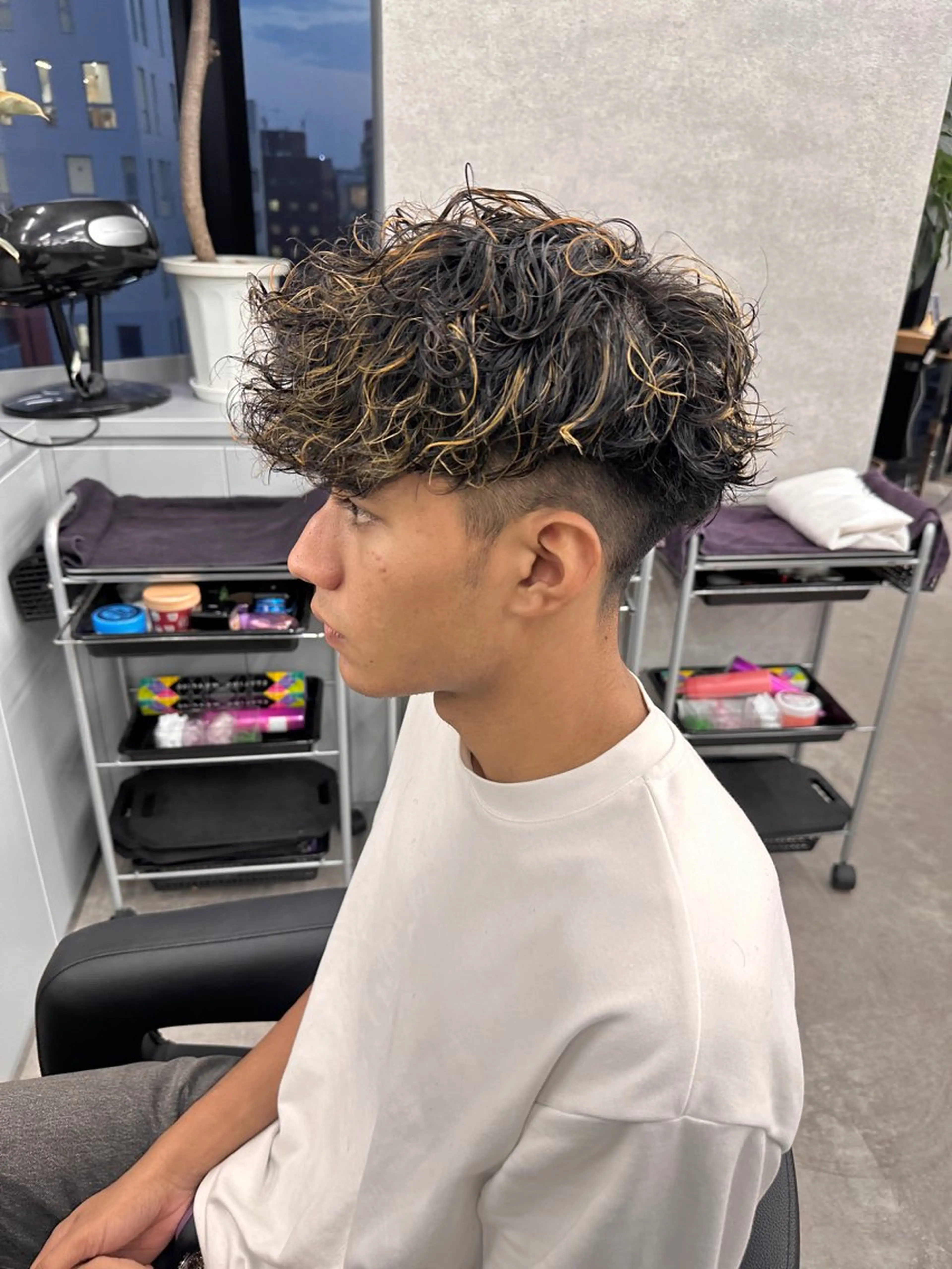 ショート カラー パーマ メンズ 渋谷駅から徒歩1分 BLUCKメンズヘアのヘアスタイル