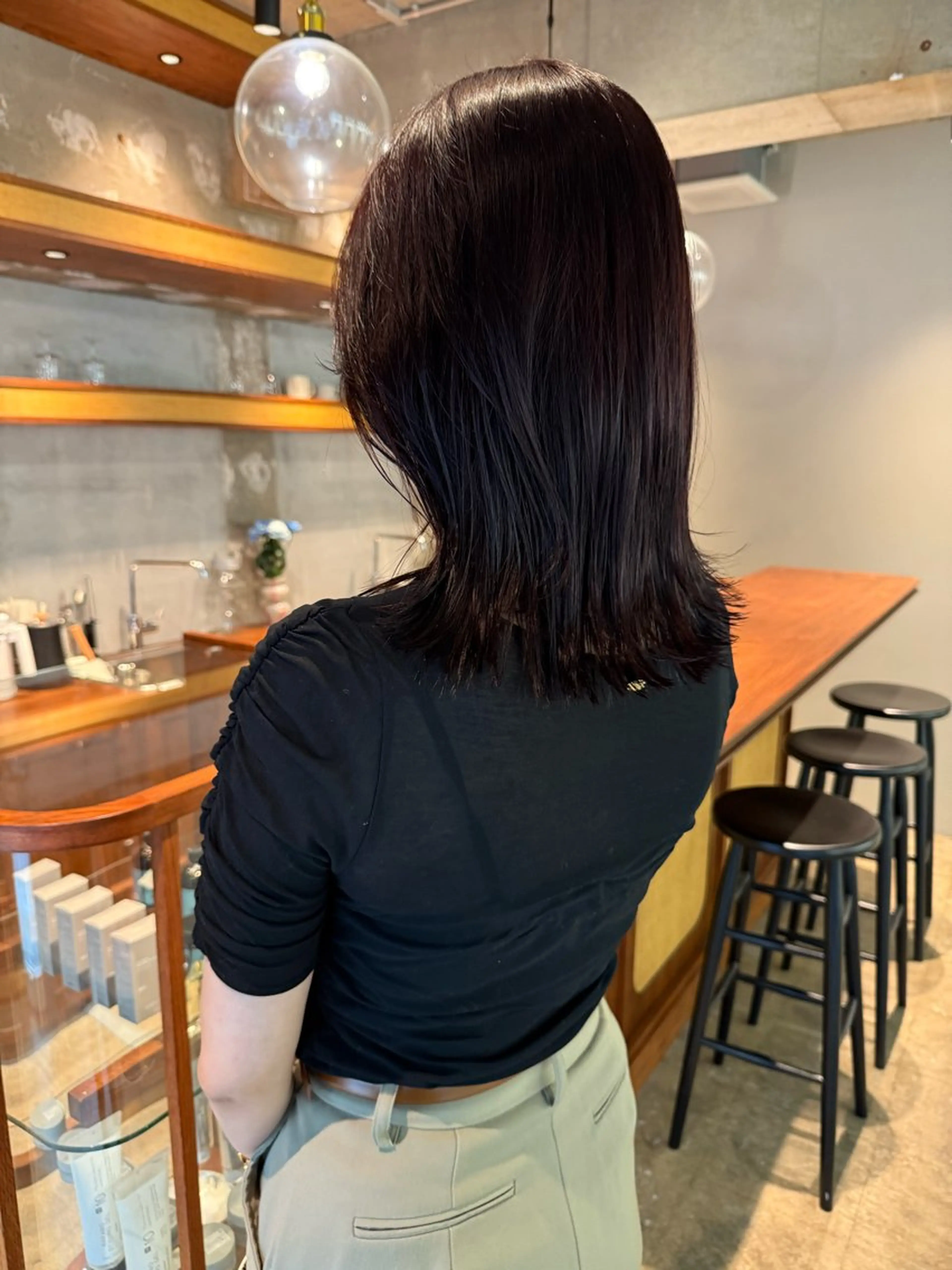 ミディアム カラー ブリーチ ボルドーカラー ブリーチなしカラー カット ヘアカラー トリートメント ヘッドスパ ヘアセット ere 代々木公園所属・みほ/髪質改善カラー /ニュアンスパーマのヘアスタイル
