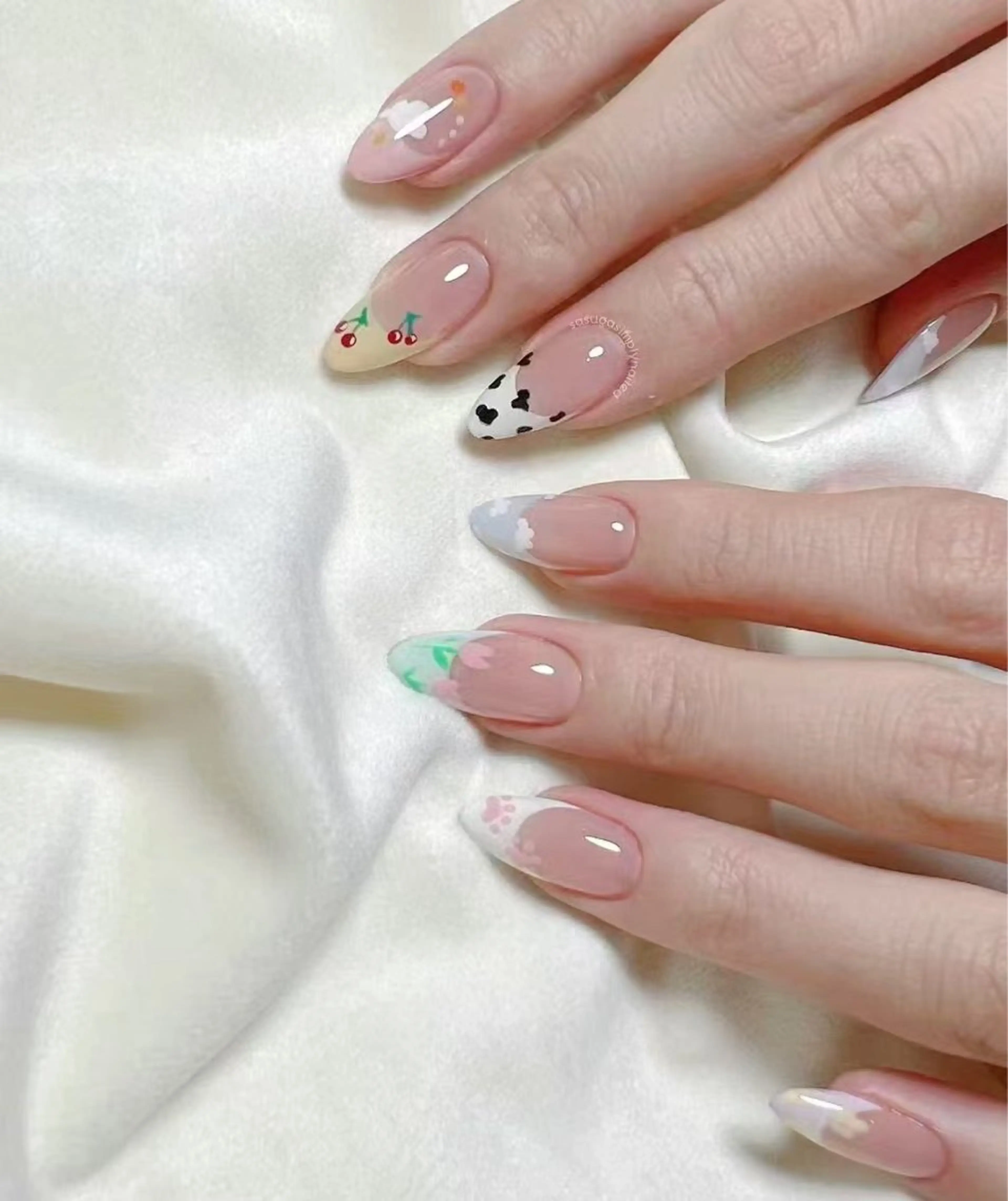 ネイル オーロラネイル フラワーネイル フットネイル フレンチネイル ジェルネイル ハンドネイル BabyYouMi nailのネイルデザイン