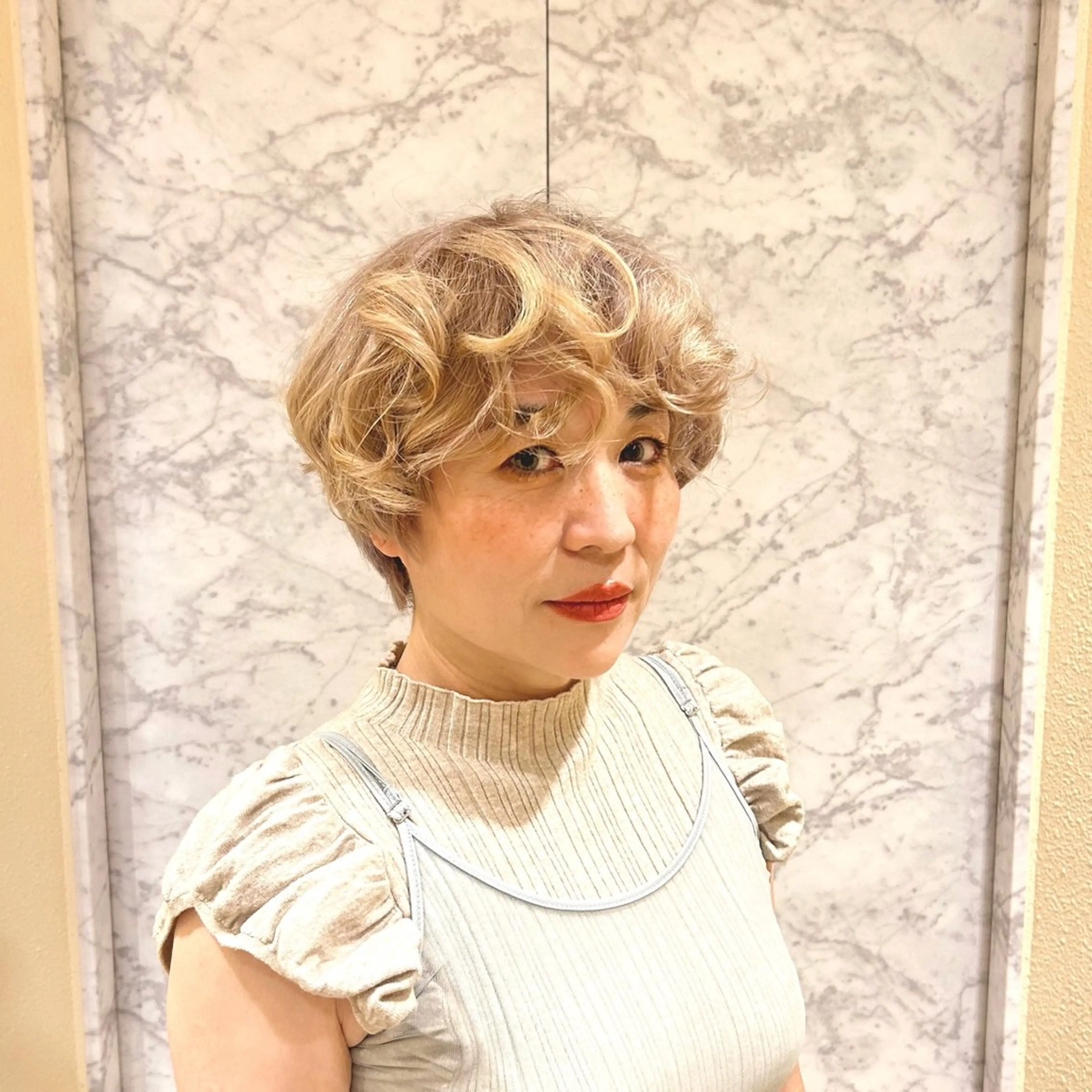 ショート カラー ヘアカラー 🫧透明感明るめカラ ー🫧大西あずきのヘアスタイル