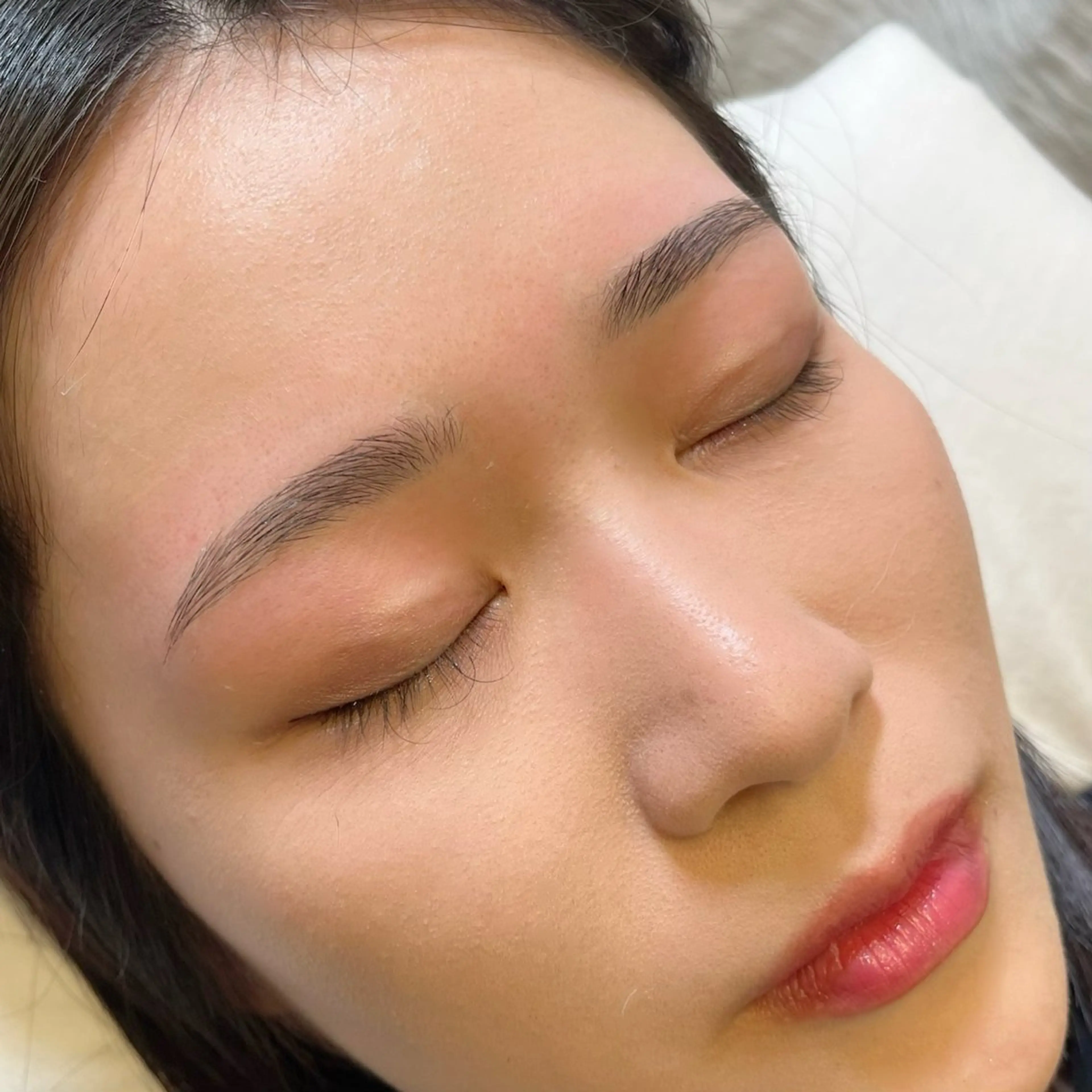 アイブロウ ulu 眉毛ハーブ毛穴肌改善の眉毛・アイブロウイメージ