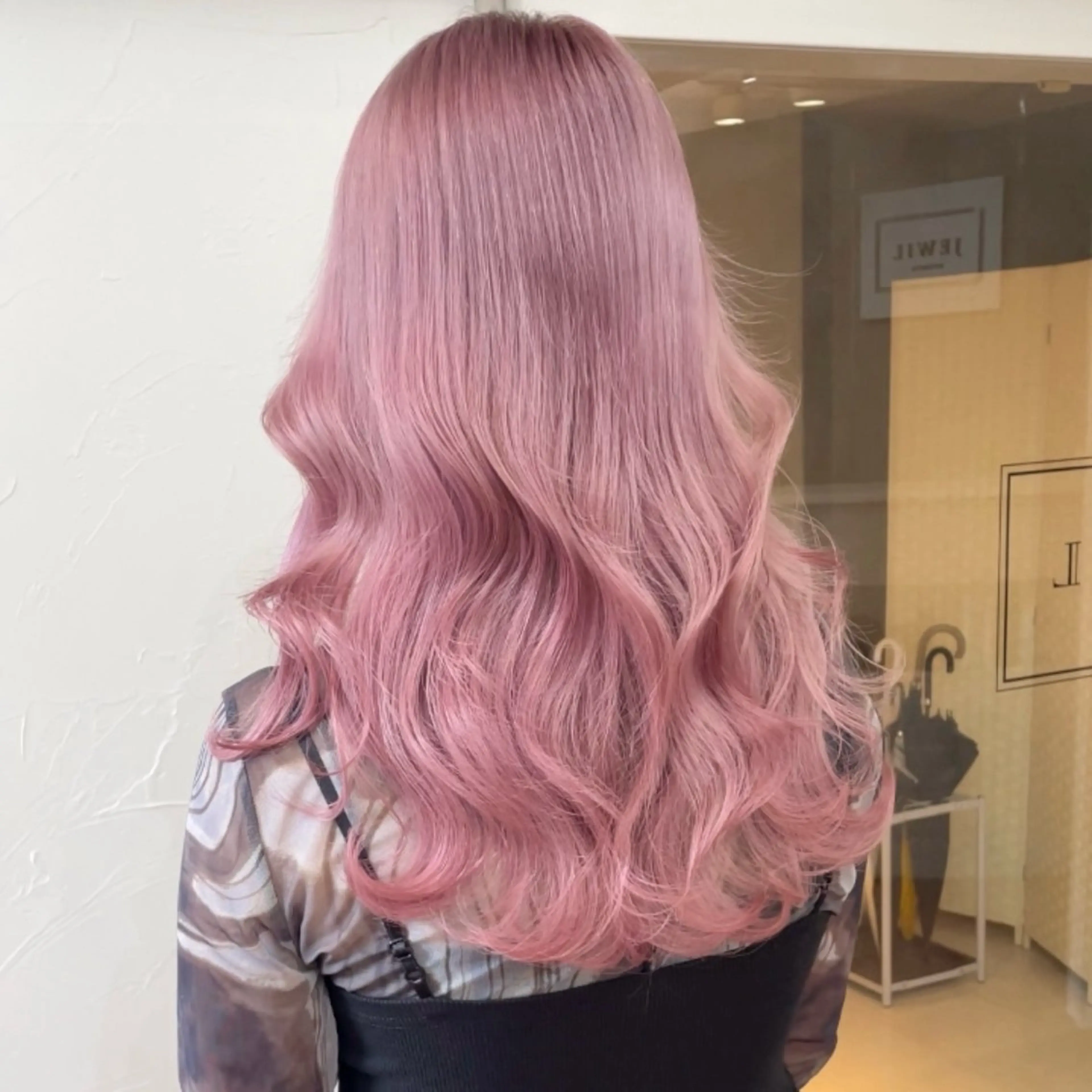 ロング カラー ブリーチ ケアブリーチ デザインカラー ハイトーンカラー ピンクカラー ブリーチなしピンク 赤井龍斗のヘアスタイル