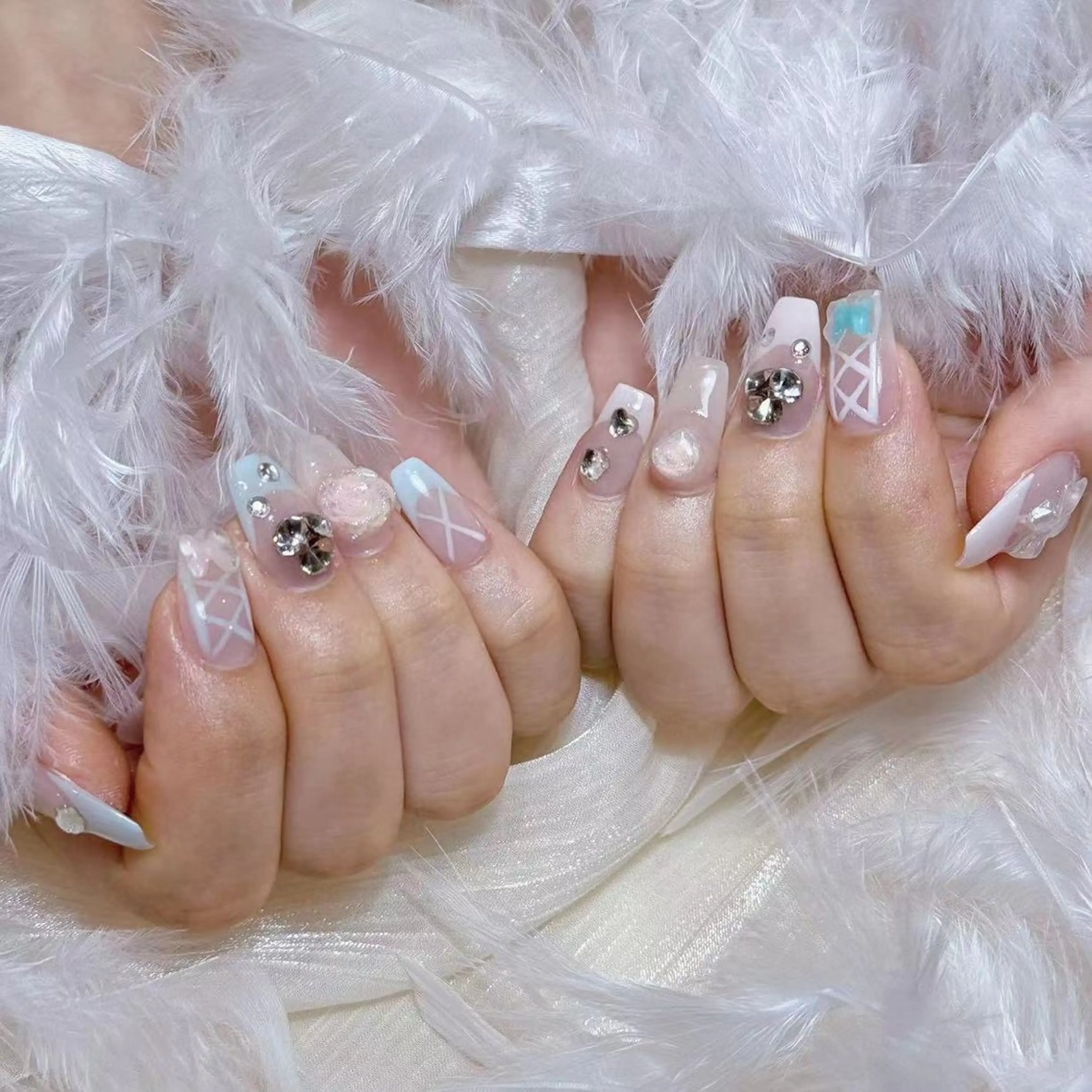 ネイル アートネイル オーロラネイル ガーリー キラキラネイル 韓国ネイル ハンドネイル Diamond NAIL✨のネイルデザイン