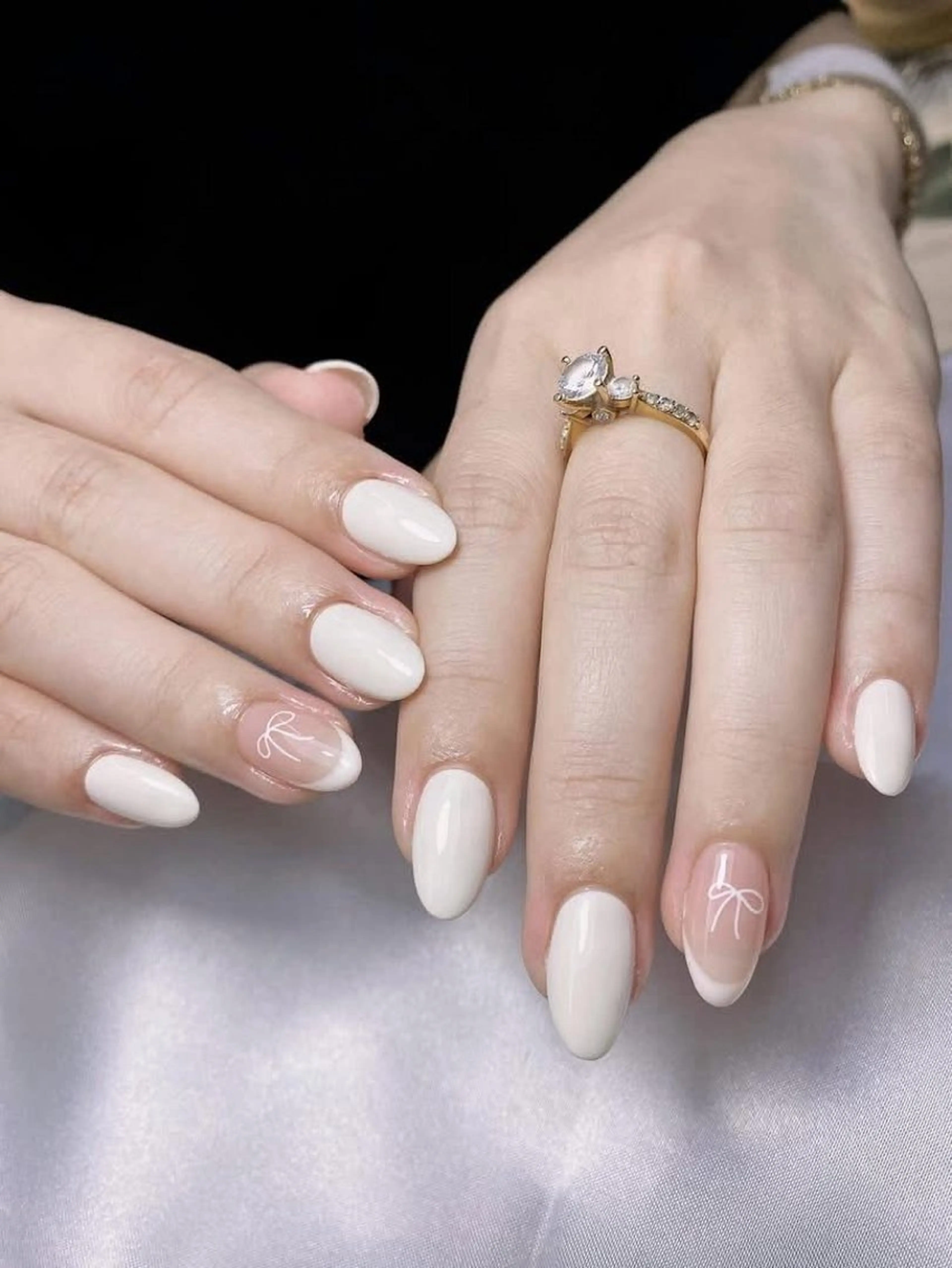 ネイル フレンチネイル ストーンネイル ハンドネイル Minette nail所属・Minette nailHuongのネイルデザイン