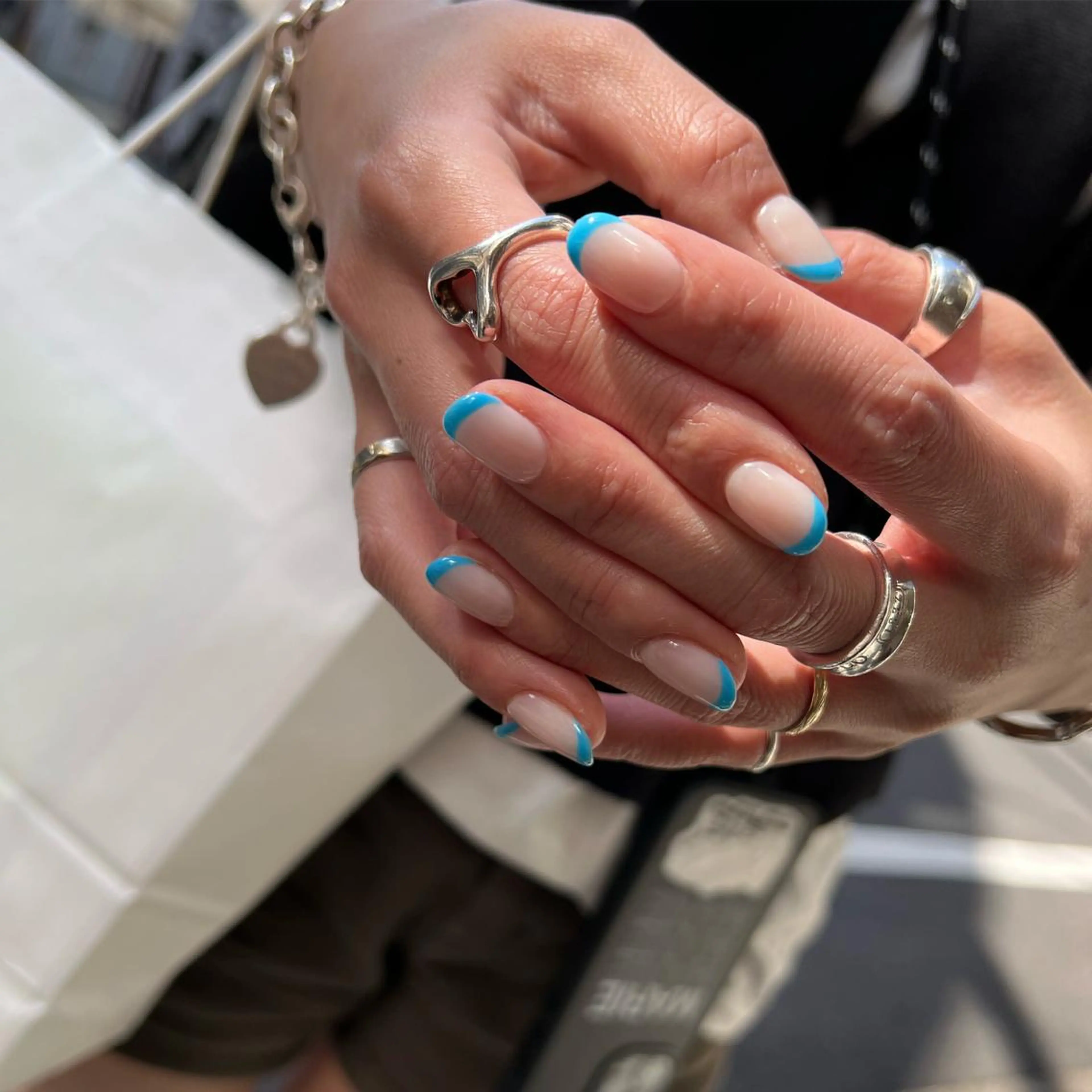 ネイル ブルー フレンチネイル マグネットネイル ミラーネイル ニュアンスネイル 酒井 サカイのネイルデザイン