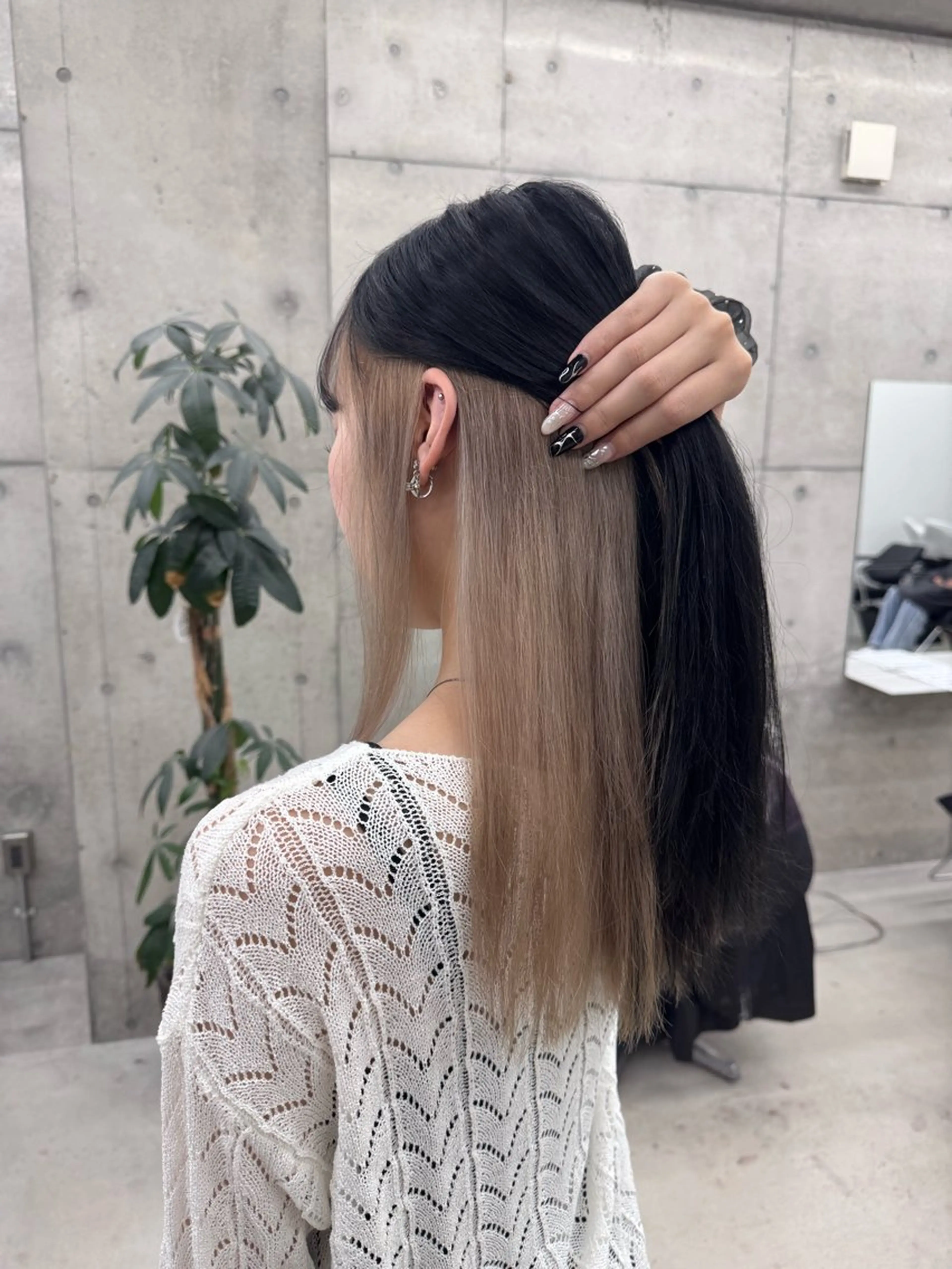 カラー アッシュ アッシュブロンド ベージュカラー ブリーチ ブロンド ヘアカラー 和木坂 日美のヘアスタイル
