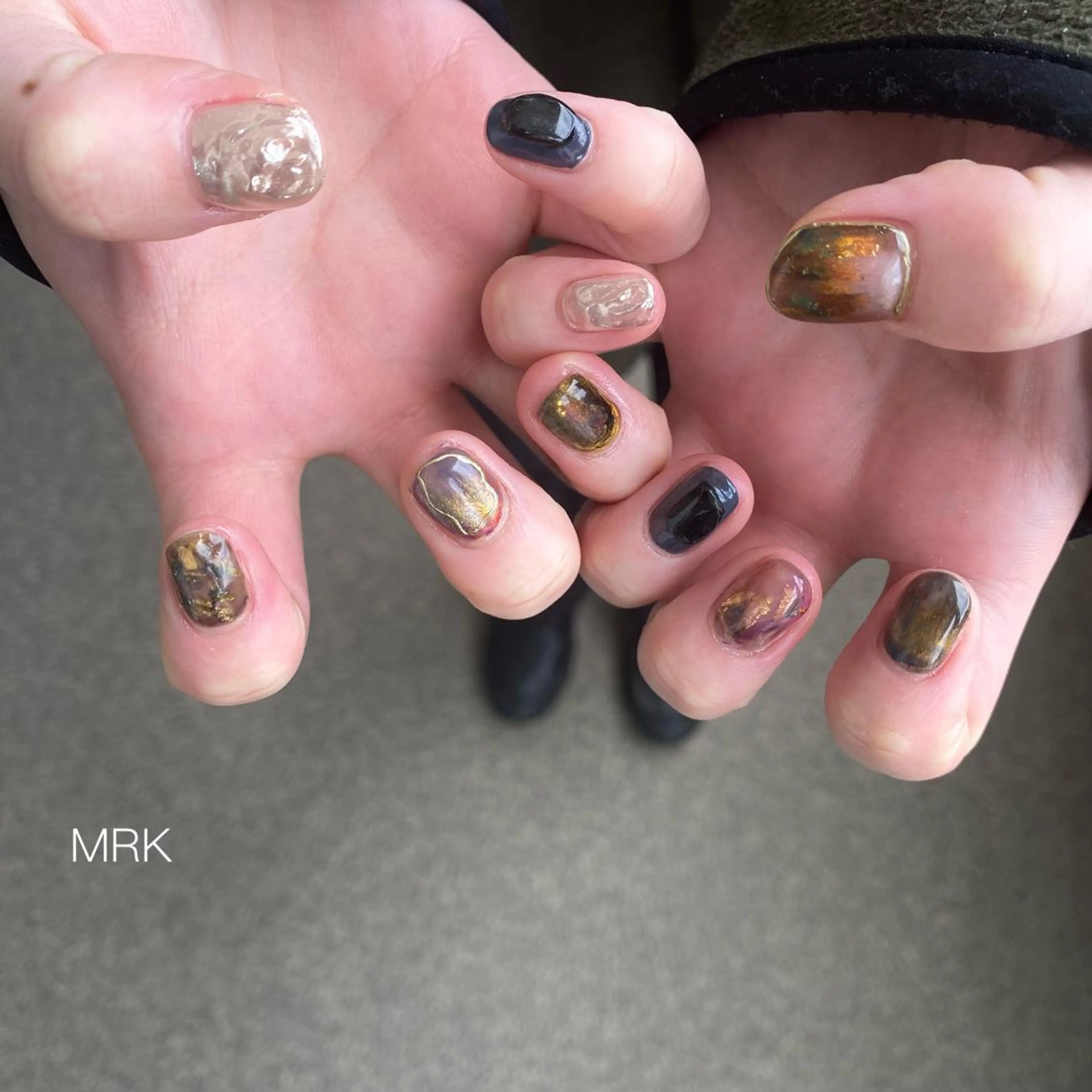 ショート ネイル ミラーネイル ニュアンスネイル MARUKO nailのネイルデザイン